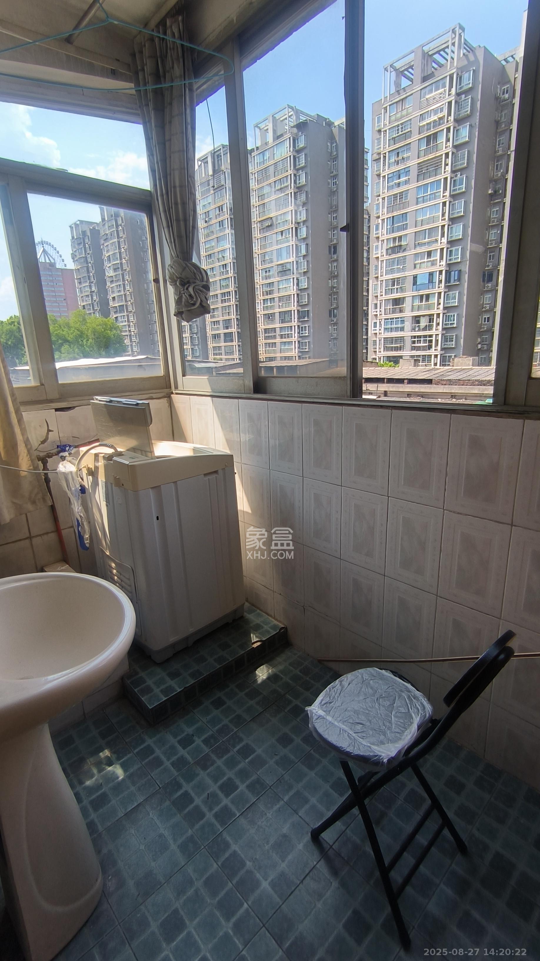 红旗综合安置楼  2室1厅1卫    900.0元/月室内图