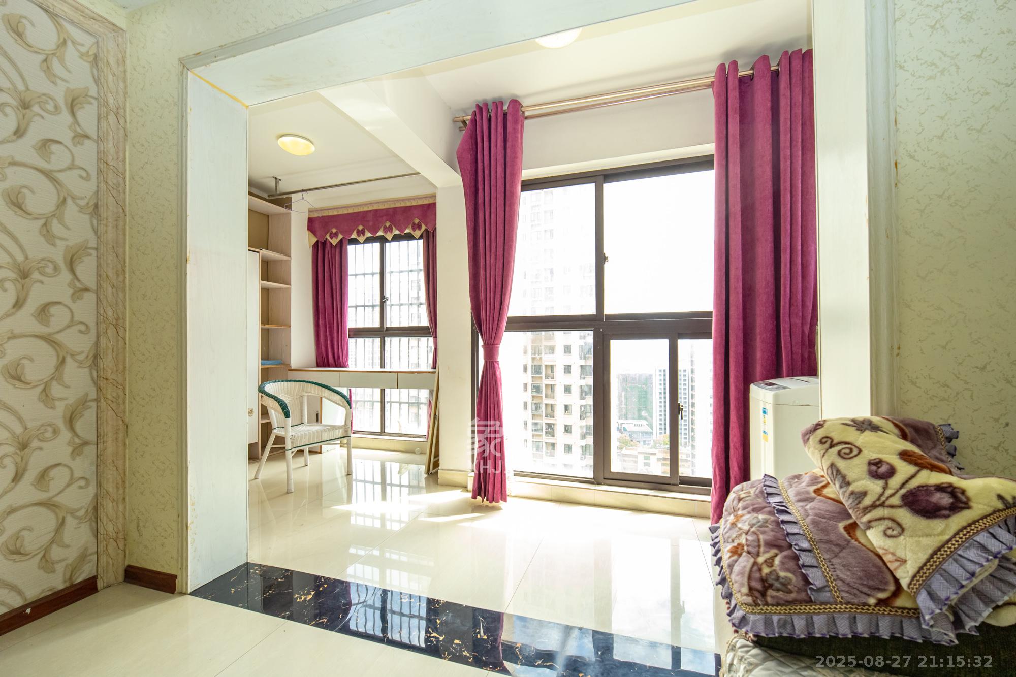 金科时代中心  3室2厅1卫    48.8万阳台