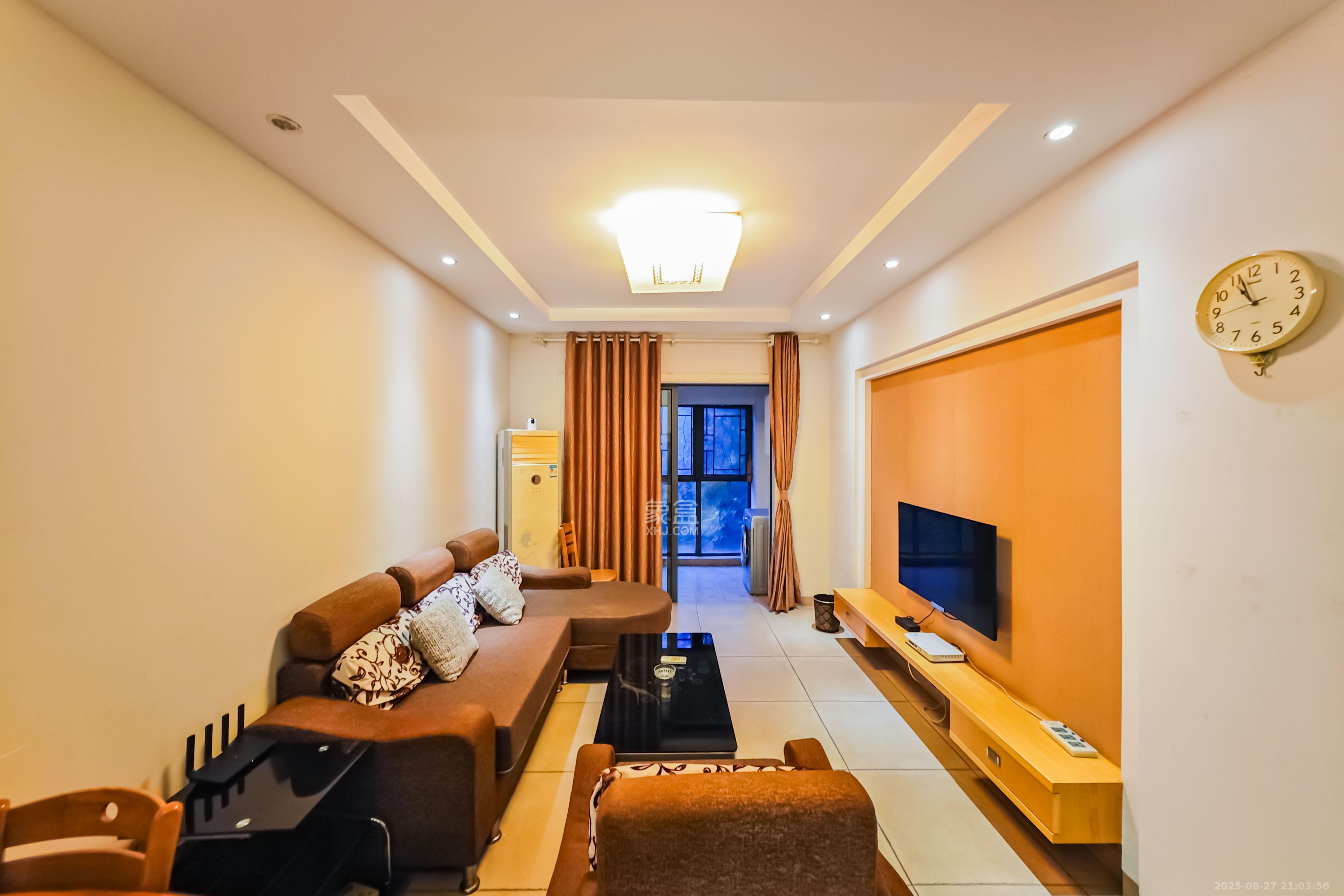 中城丽景香山园 2室2厅1卫 75.0万 中城丽景香山园 2室2厅1卫 75.0万客厅