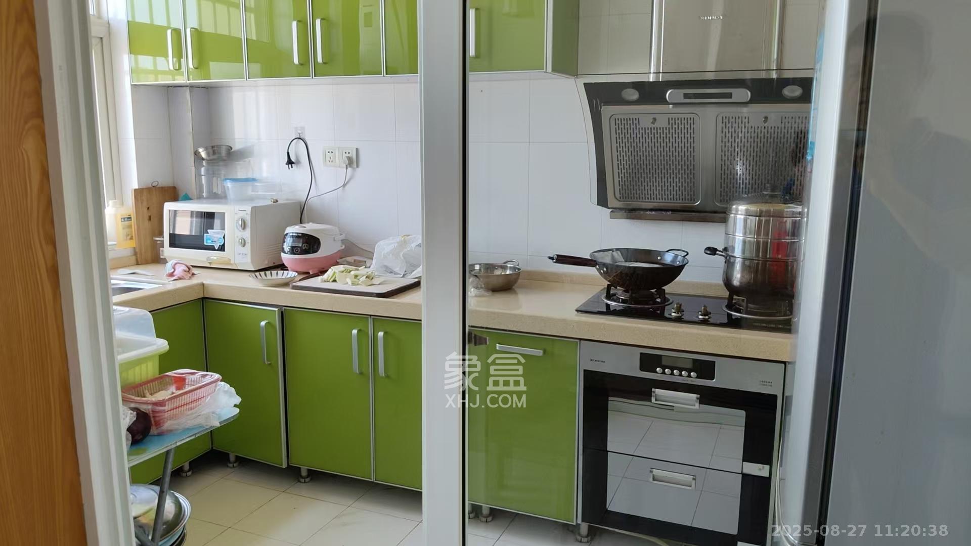 嘉盛华庭（一期、二期、三期）  3室2厅2卫    3200.0元/月室内图