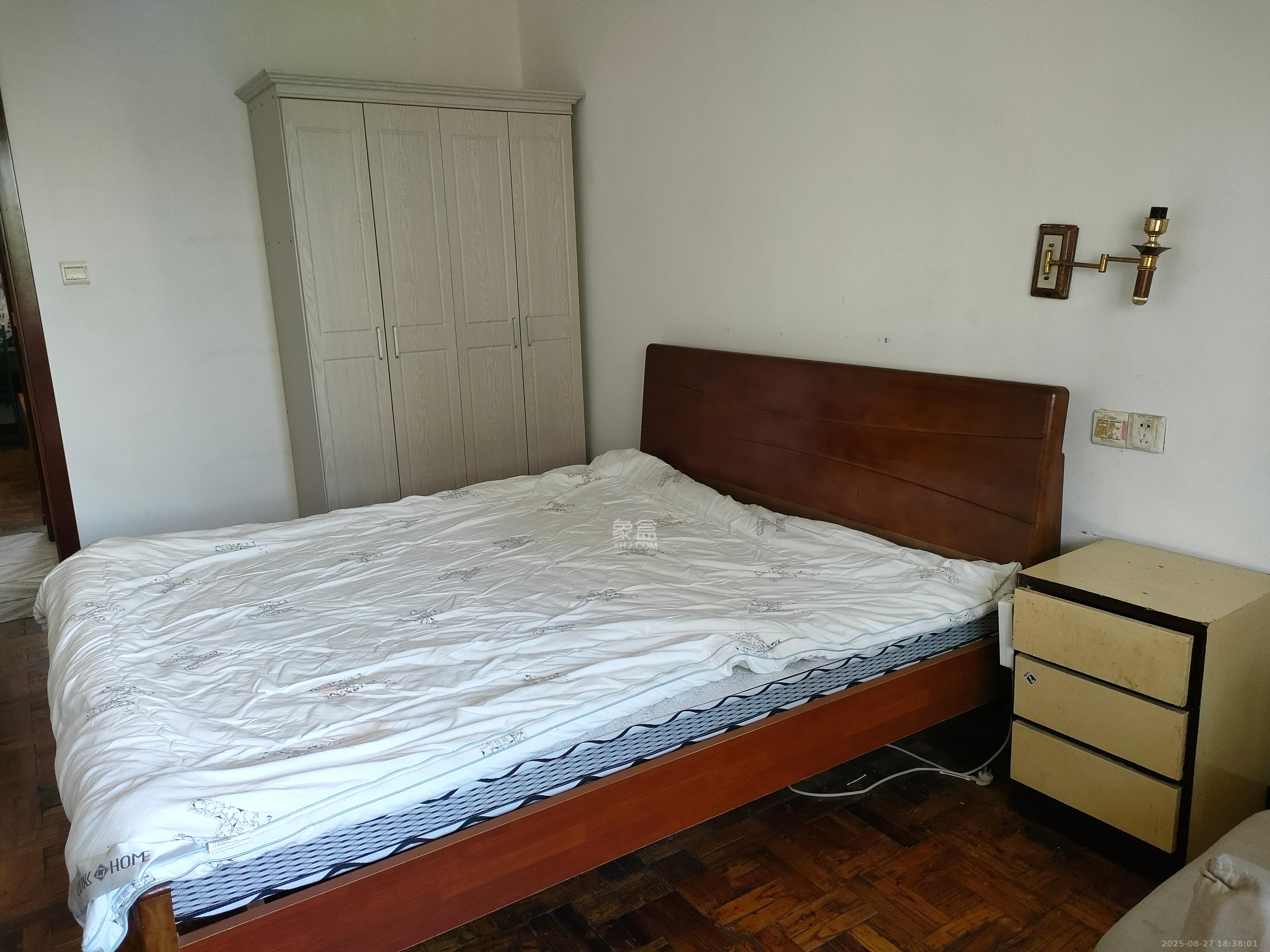 赤岗小区(一二三片) 3室2厅1卫 1500.0元/月 赤岗小区(一二三片) 3室2厅1卫 1500.0元/月室内图