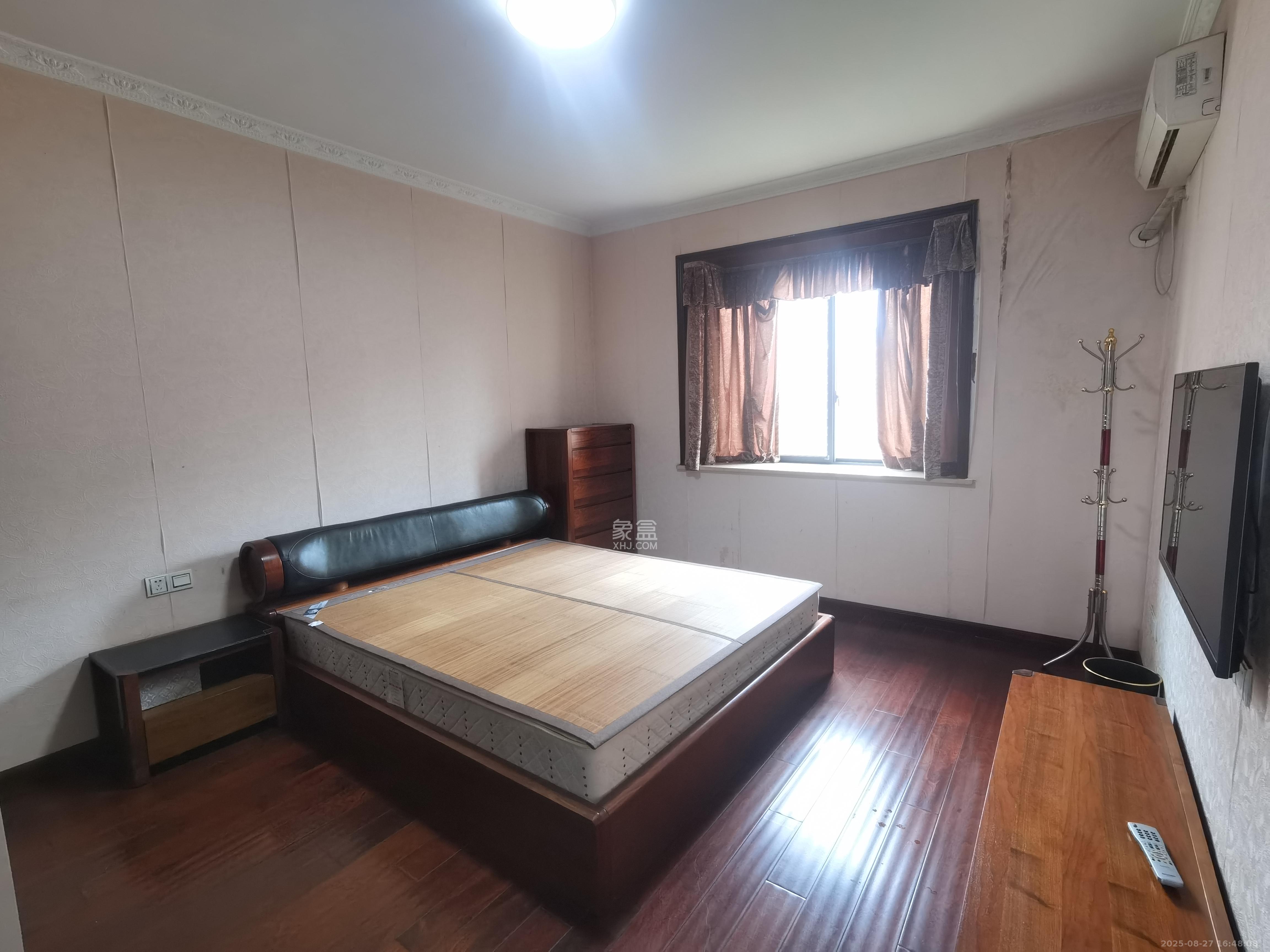 纳帕溪谷 3室2厅2卫 1600.0元/月 纳帕溪谷 3室2厅2卫 1600.0元/月室内图