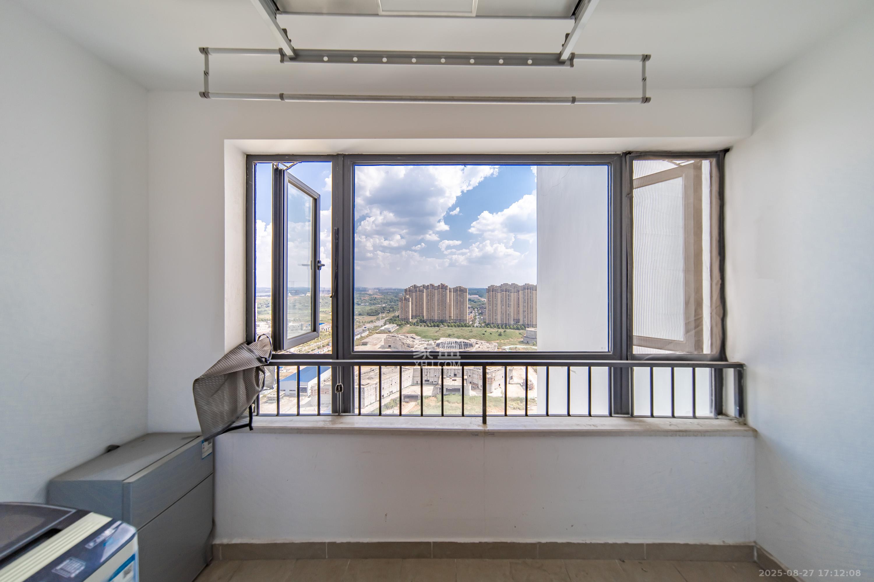 恒大文化旅游城A区  1室0厅0卫    80.0万 恒大文化旅游城A区  1室0厅0卫    80.0万阳台