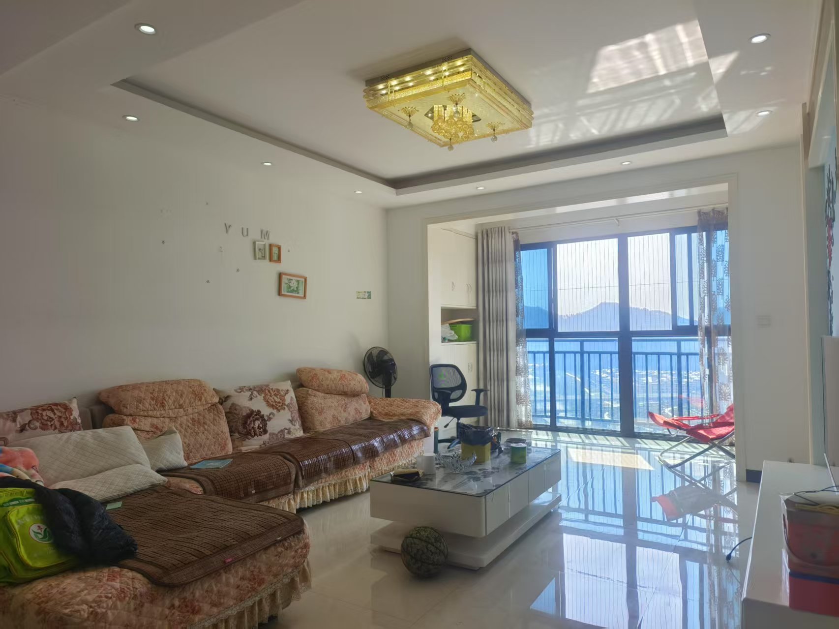 湾田家园  3室2厅2卫    59.8万 湾田家园  3室2厅2卫    59.8万客厅