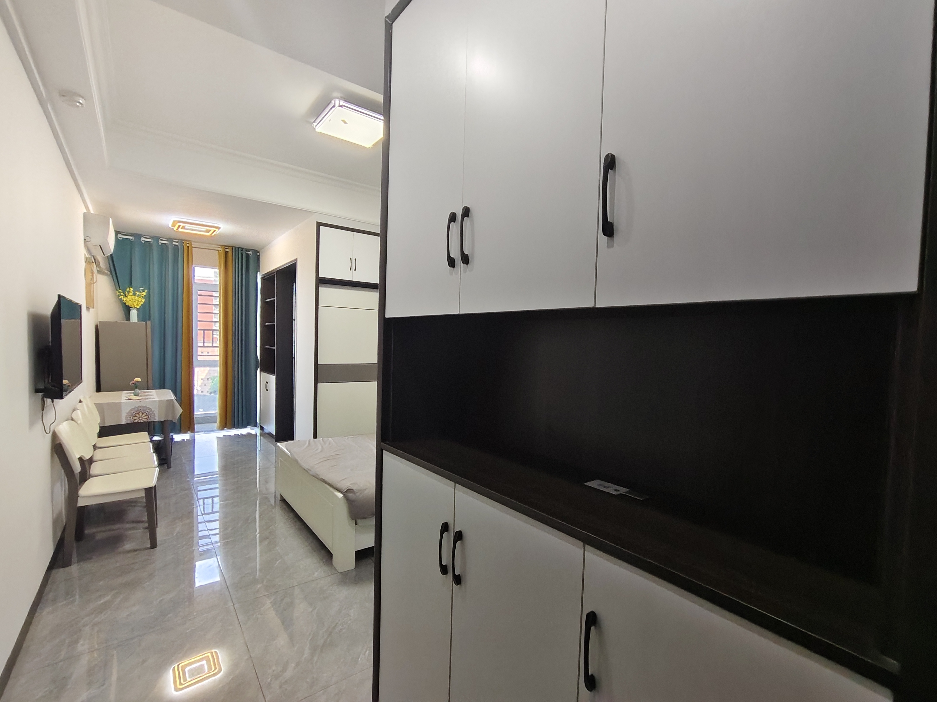 保利香槟国际  1室0厅0卫    1300.0元/月 保利香槟国际  1室0厅0卫    1300.0元/月室内图