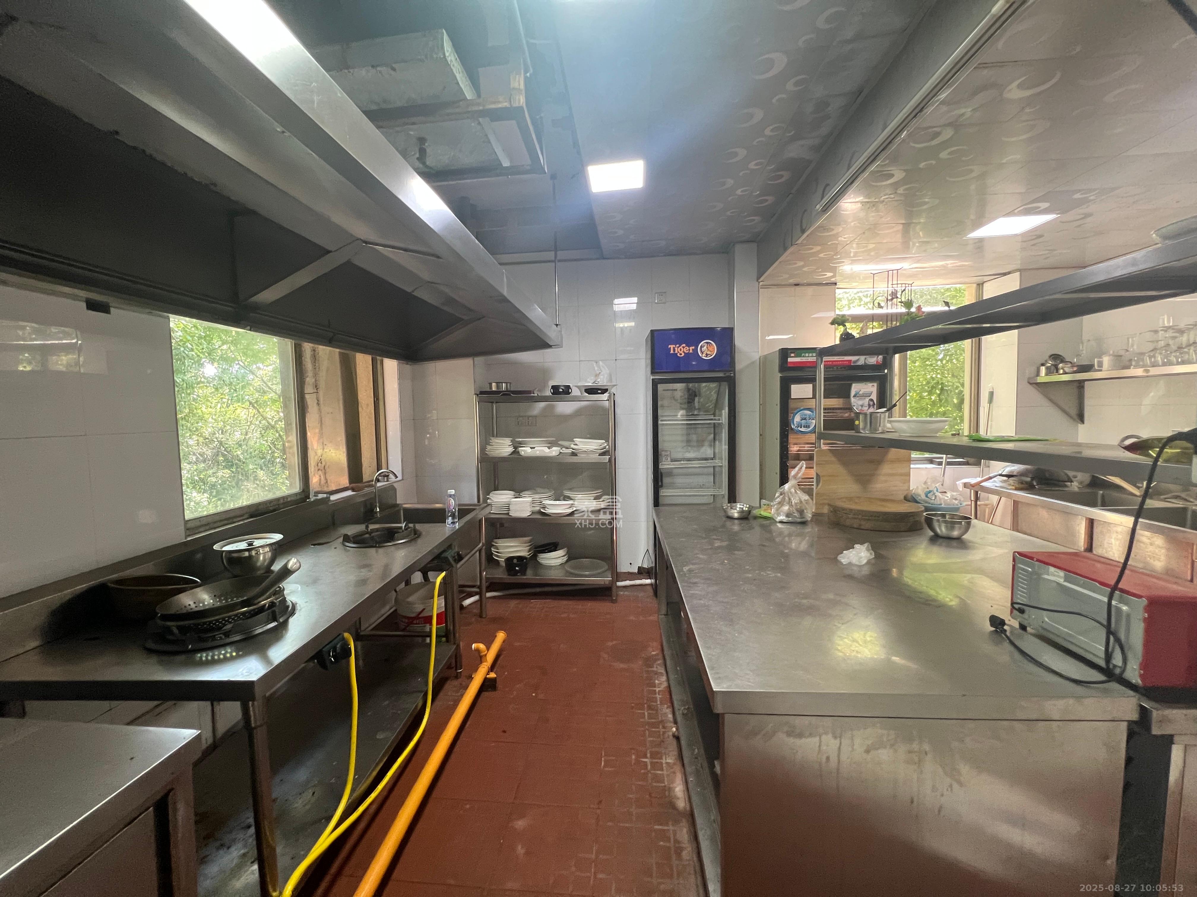 金色比华利 5室2厅2卫 9000.0元/月 金色比华利 5室2厅2卫 9000.0元/月室内图