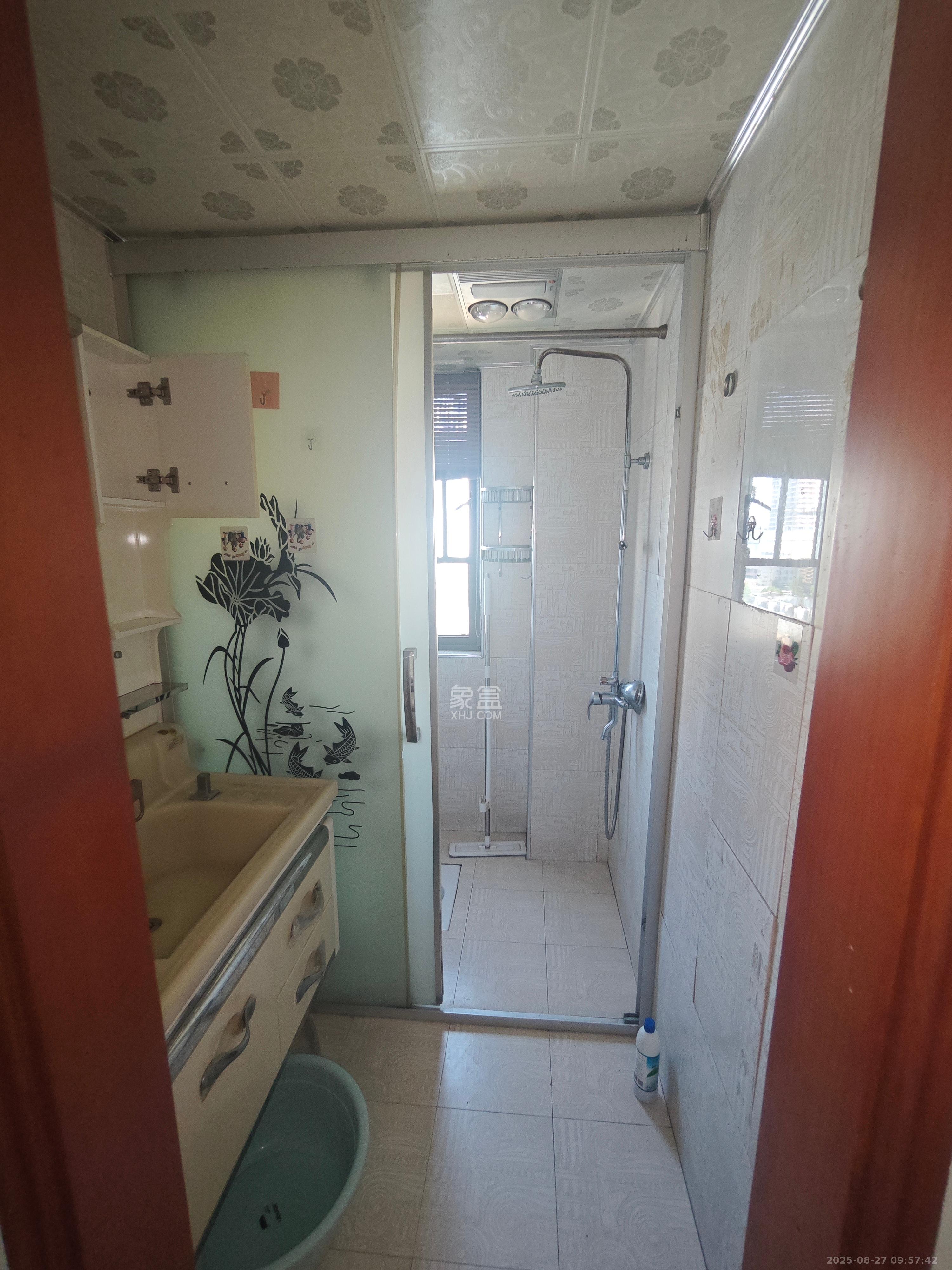 华悦城  3室2厅1卫    2300.0元/月 华悦城  3室2厅1卫    2300.0元/月室内图