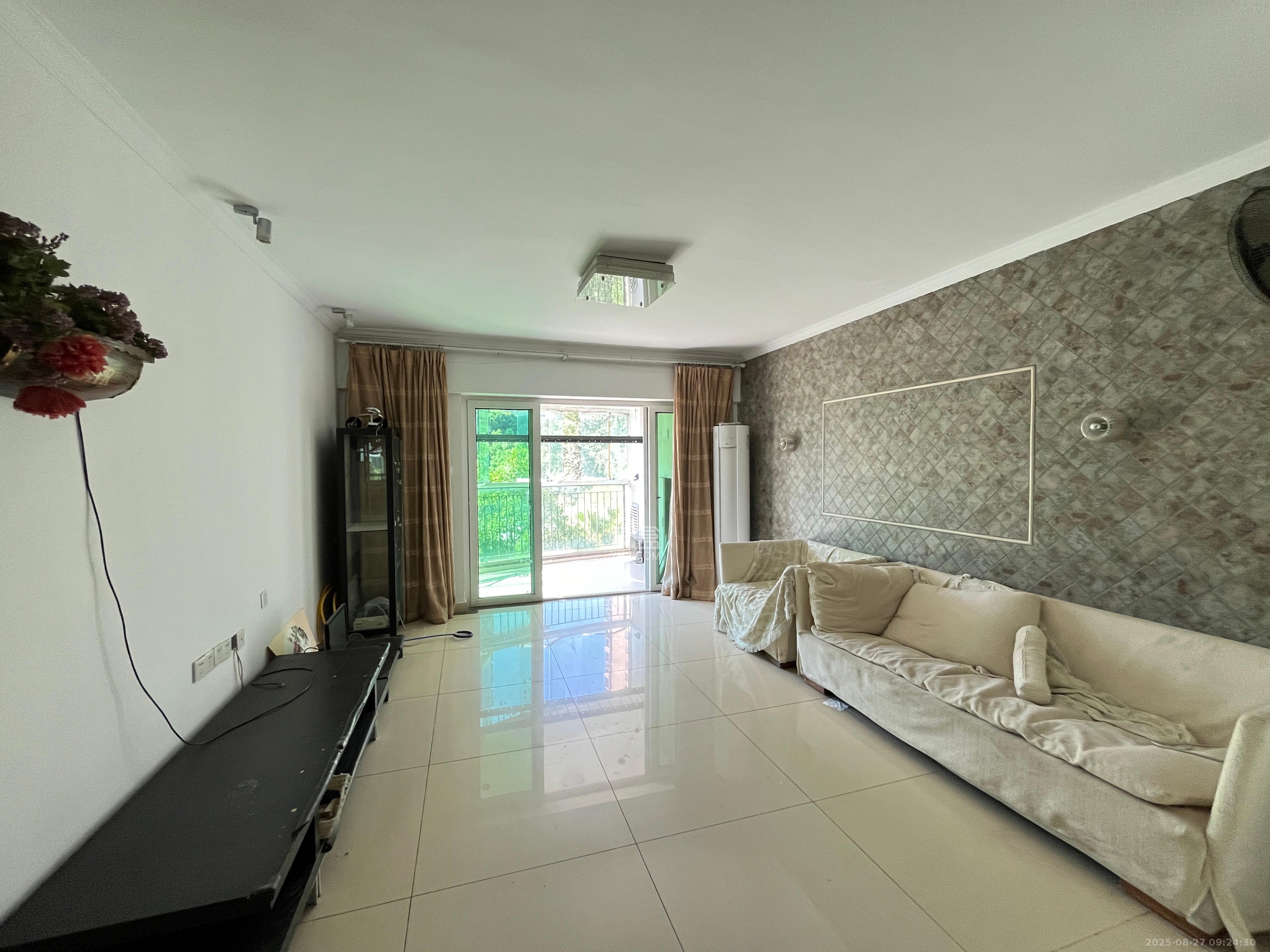 珠江花城一期桂苑  3室2厅1卫    2400.0元/月 珠江花城一期桂苑  3室2厅1卫    2400.0元/月室内图