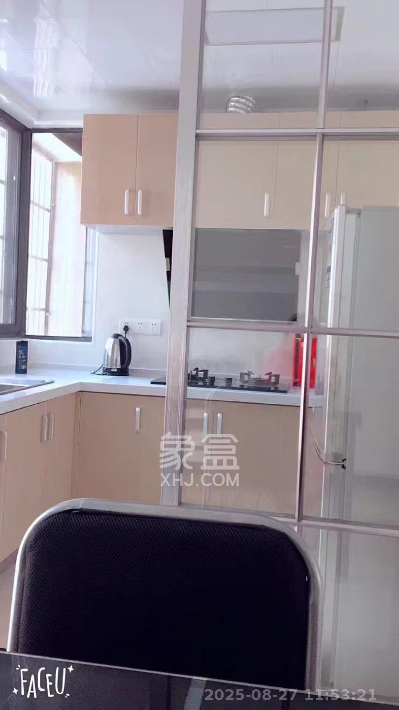 高林仕家  3室2厅2卫    2200.0元/月 高林仕家  3室2厅2卫    2200.0元/月室内图