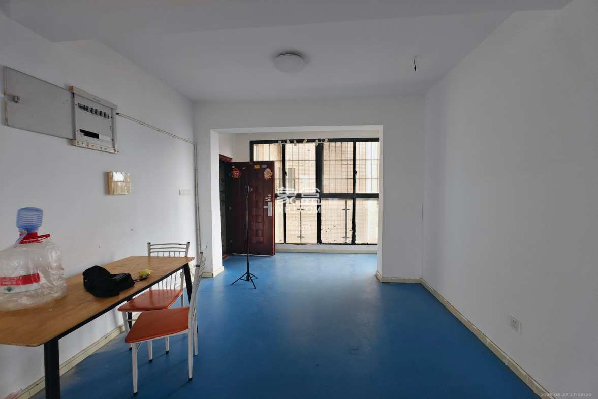 高鑫麓城  3室2厅1卫    2200.0元/月 高鑫麓城  3室2厅1卫    2200.0元/月室内图