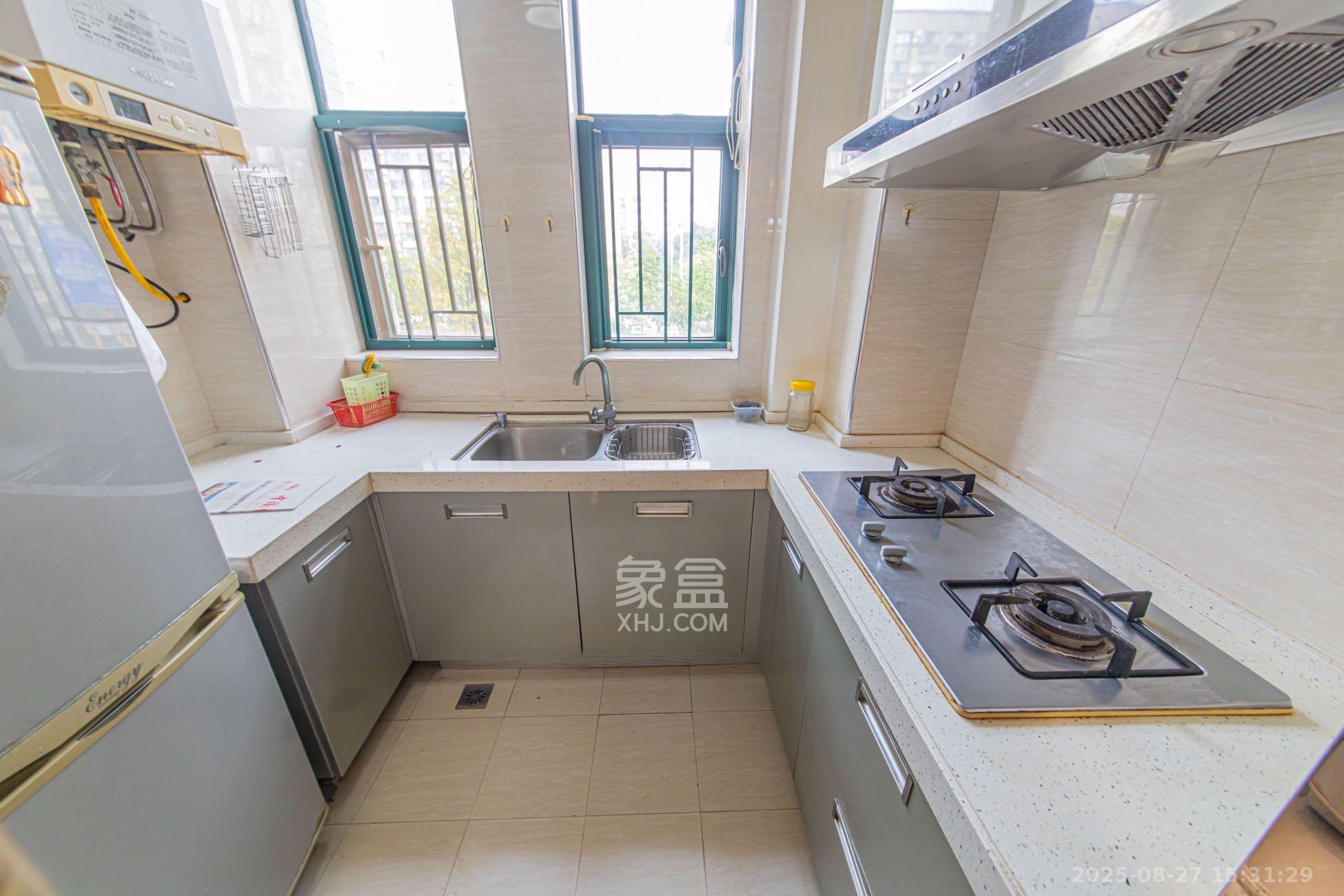 华天苑  3室2厅1卫    2400.0元/月室内图