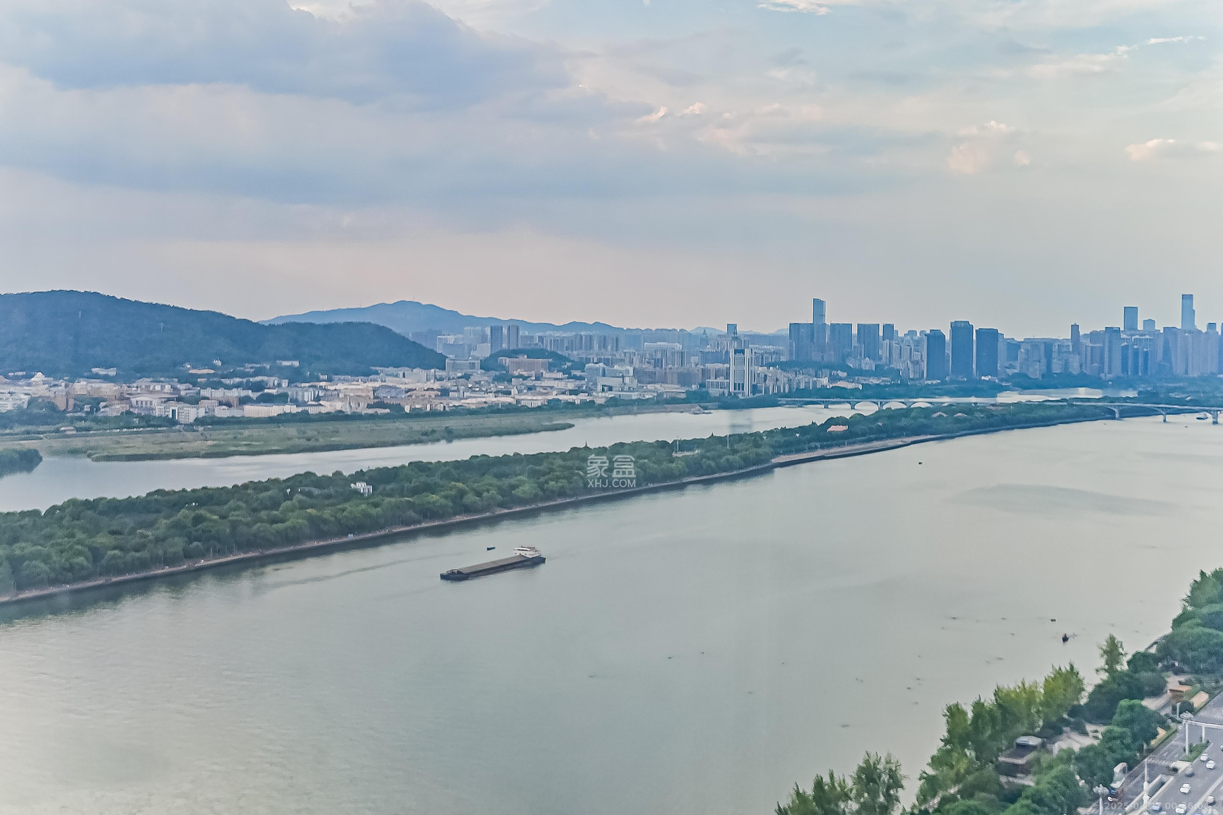 保利国际广场  1室1厅1卫    42.0万 保利国际广场  1室1厅1卫    42.0万小区图