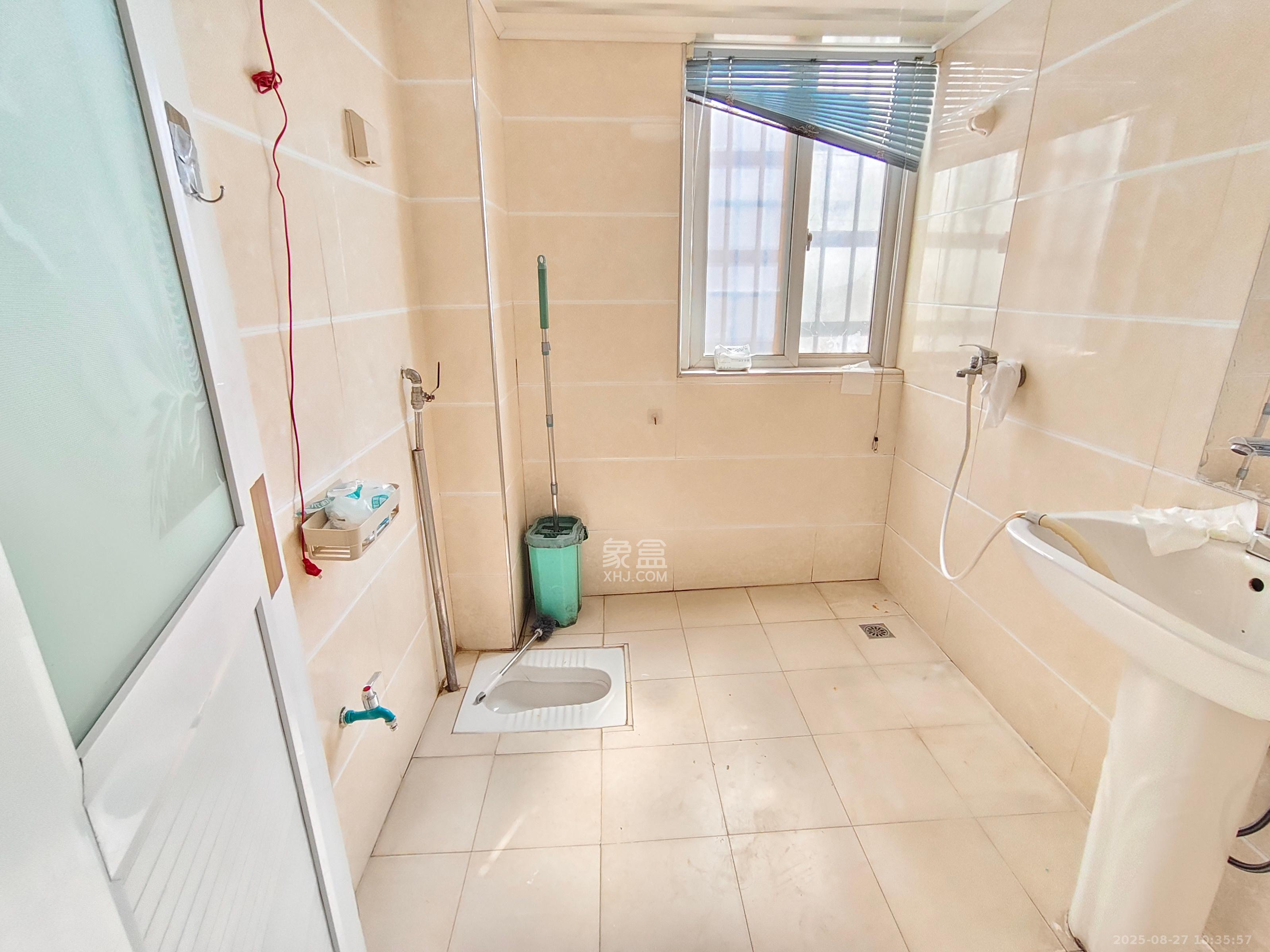 银港水晶城  2室2厅1卫    2000.0元/月室内图