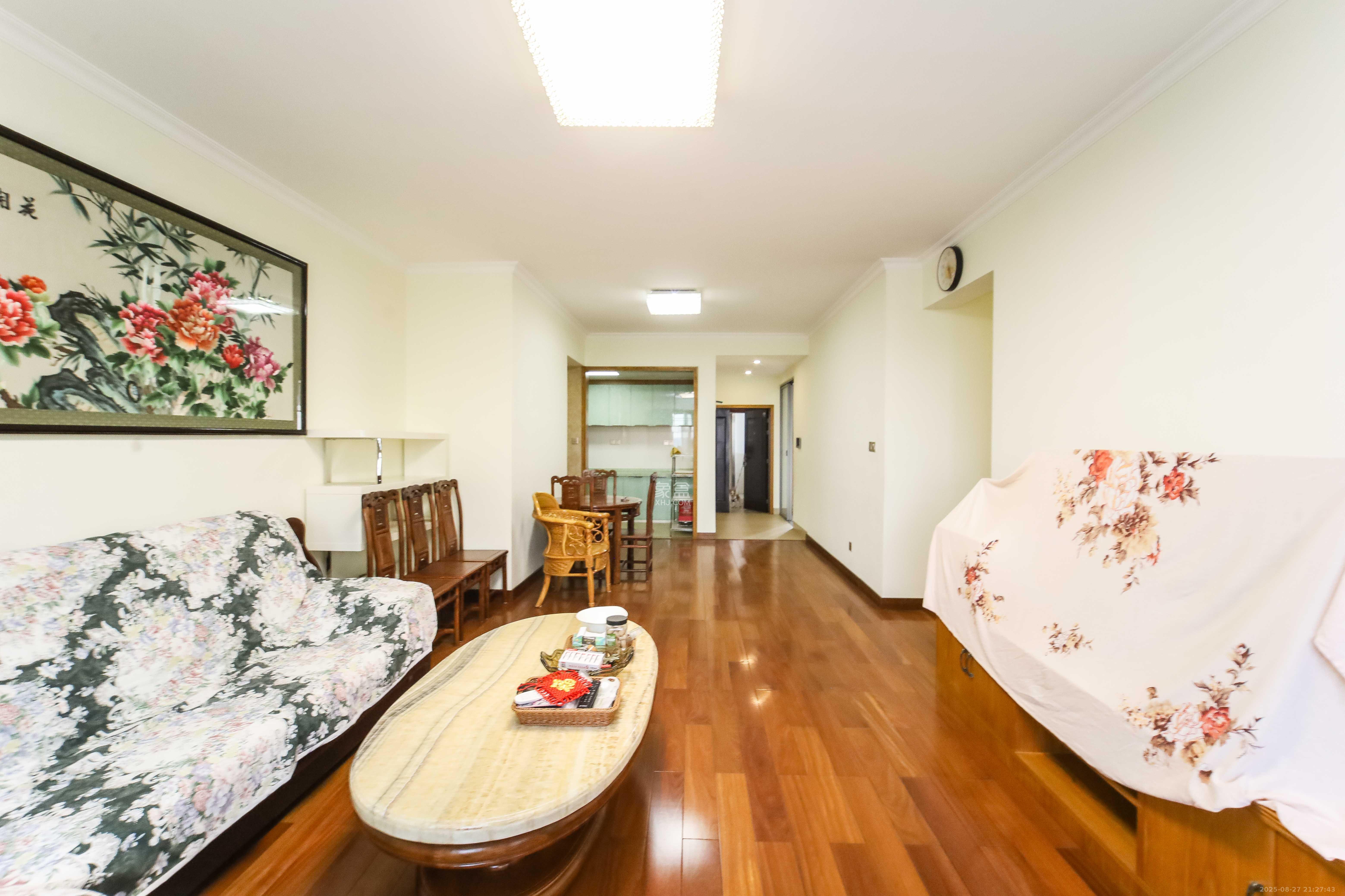 崇文阁(省教育厅宿舍) 4室2厅2卫 130.0万 崇文阁(省教育厅宿舍) 4室2厅2卫 130.0万客厅