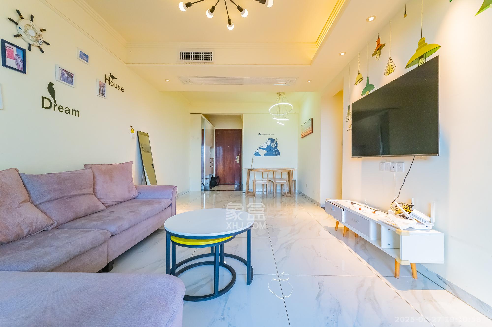 碧桂园中央花园  3室2厅2卫    78.0万 碧桂园中央花园  3室2厅2卫    78.0万客厅