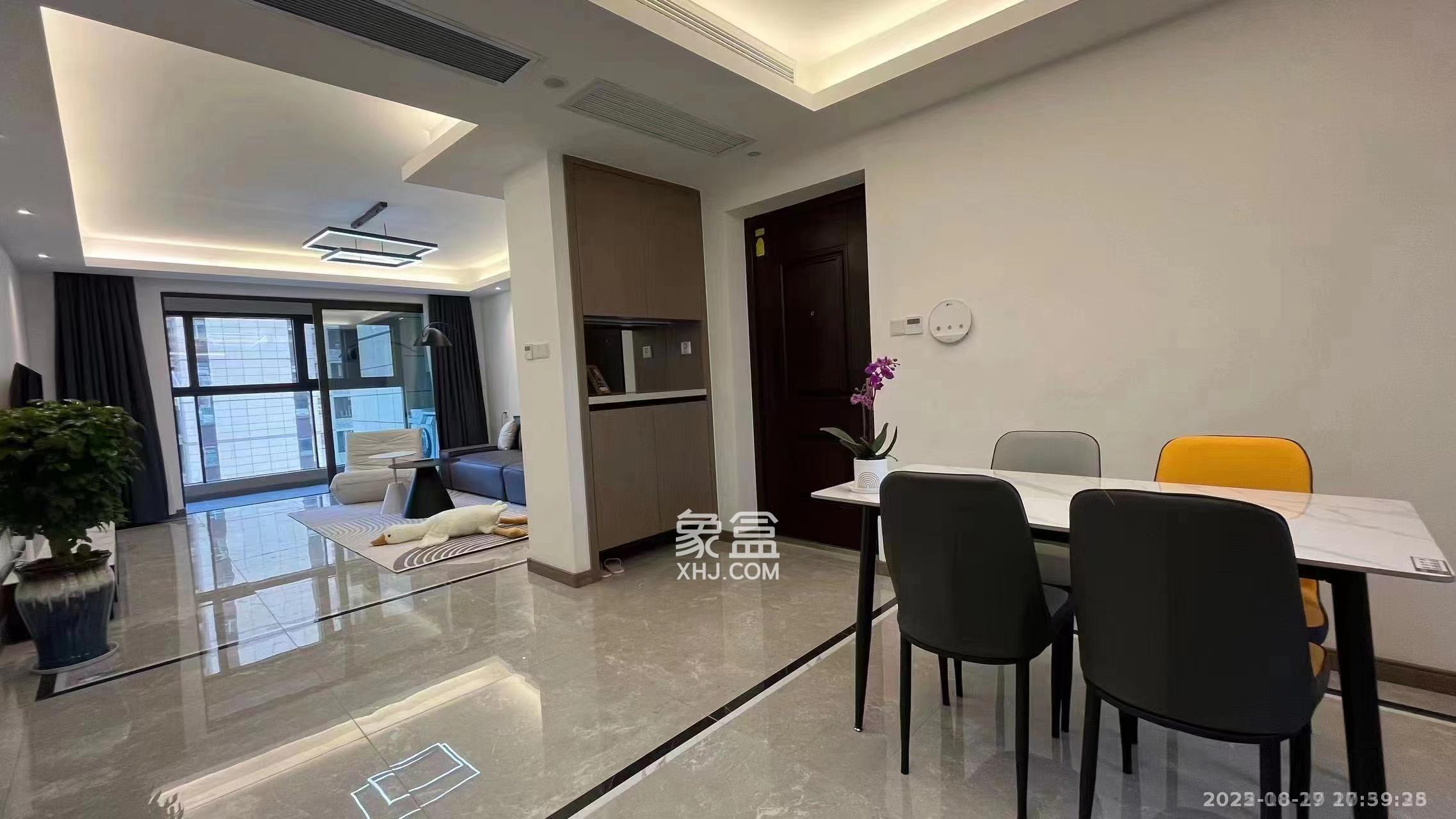 龙湖铂金中心(龙湖春江郦城)  4室2厅2卫    6500.0元/月 龙湖铂金中心(龙湖春江郦城)  4室2厅2卫    6500.0元/月室内图