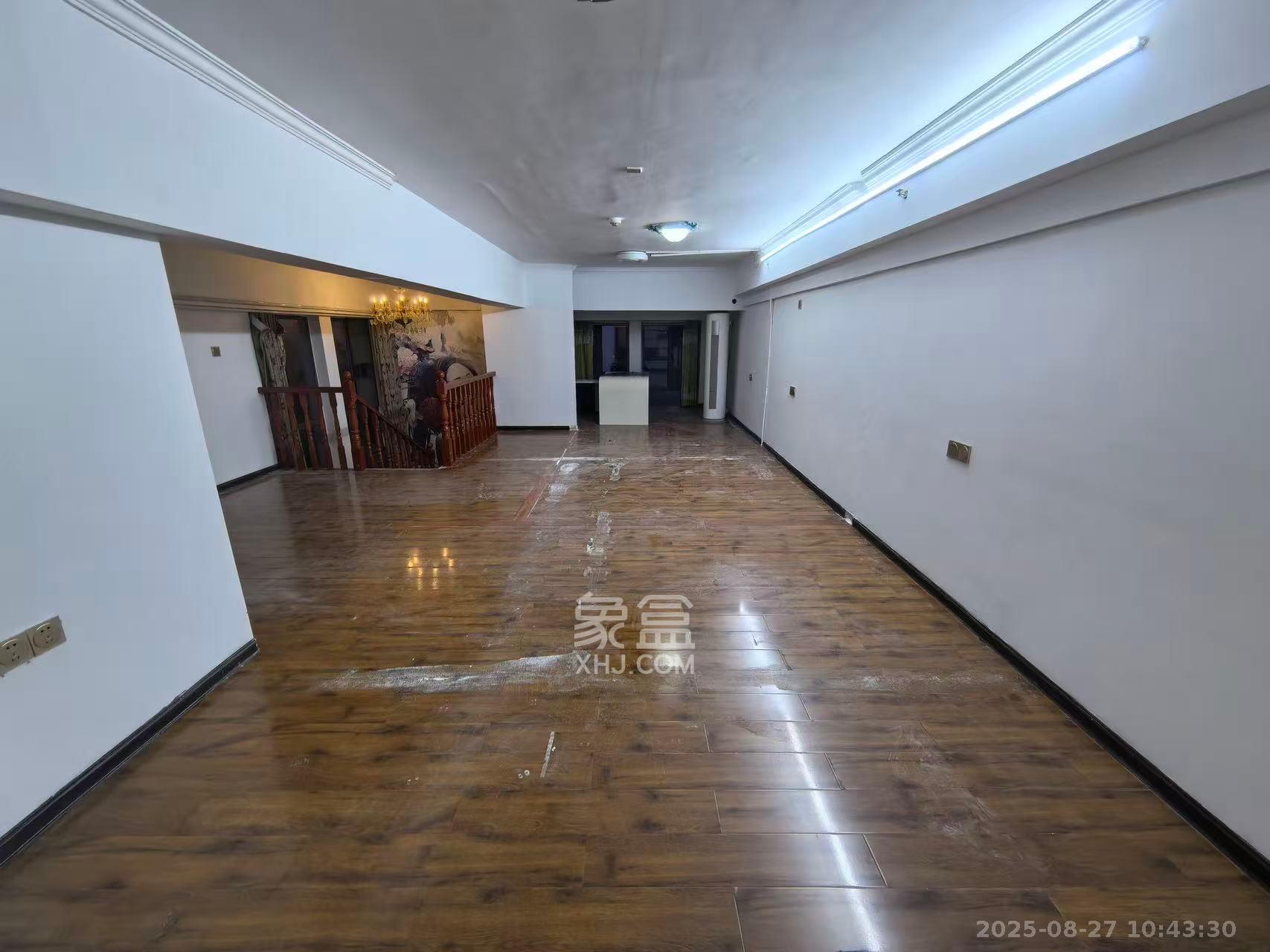 长城万富汇  2室1厅0卫    3500.0元/月 长城万富汇  2室1厅0卫    3500.0元/月室内图