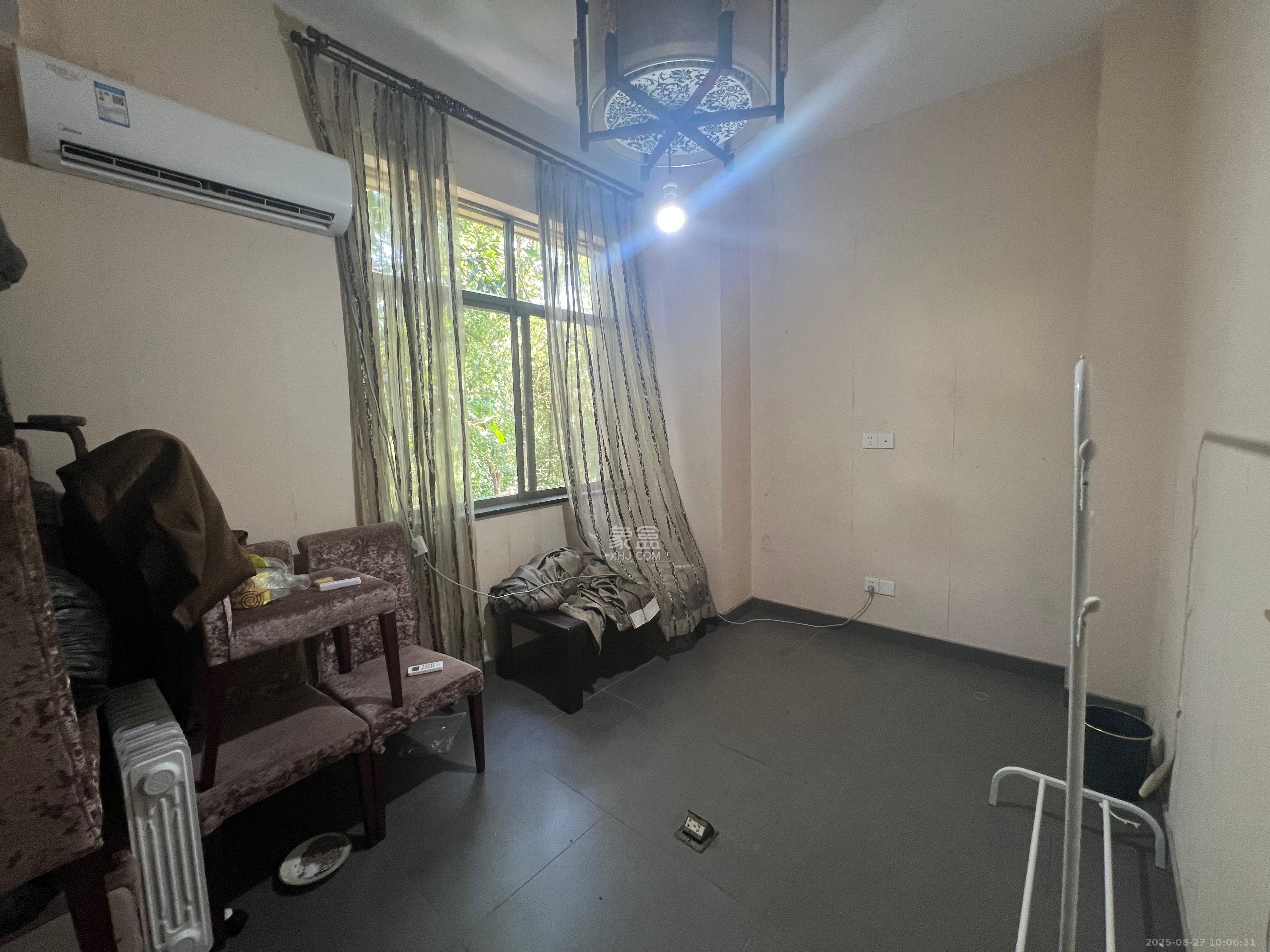 金色比华利 5室2厅2卫 9000.0元/月 金色比华利 5室2厅2卫 9000.0元/月室内图