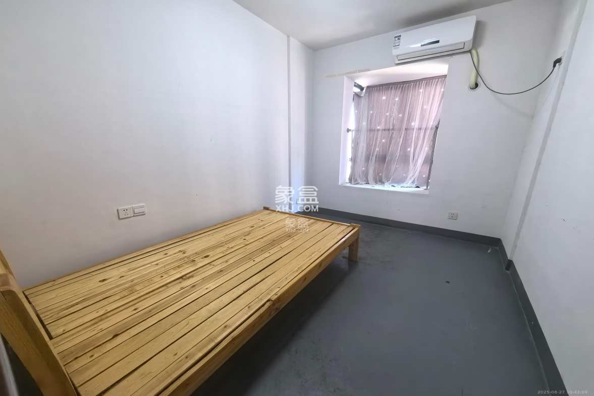 东玺门  3室1厅1卫    2000.0元/月 东玺门  3室1厅1卫    2000.0元/月室内图