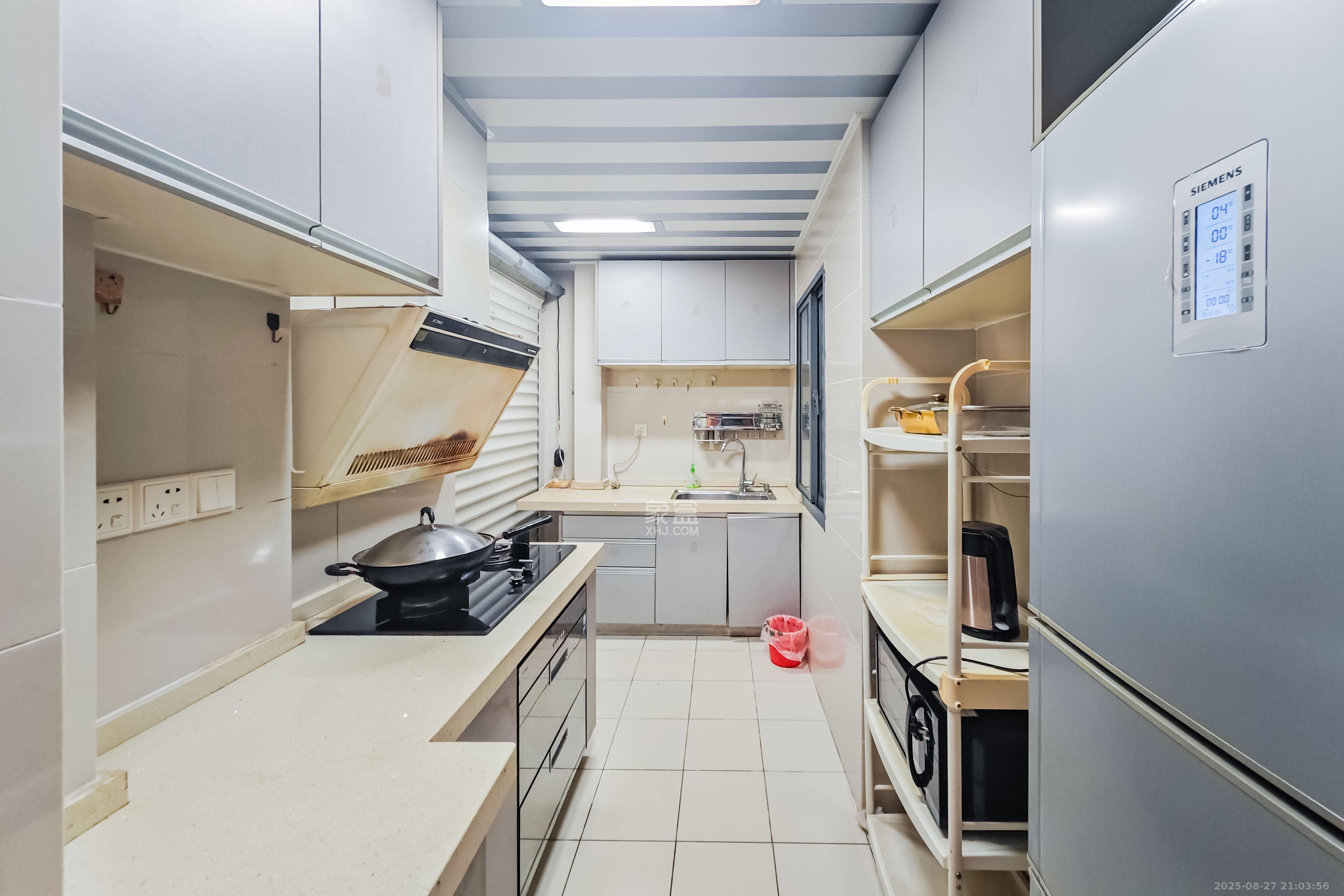 中城丽景香山园 2室2厅1卫 75.0万 中城丽景香山园 2室2厅1卫 75.0万厨房