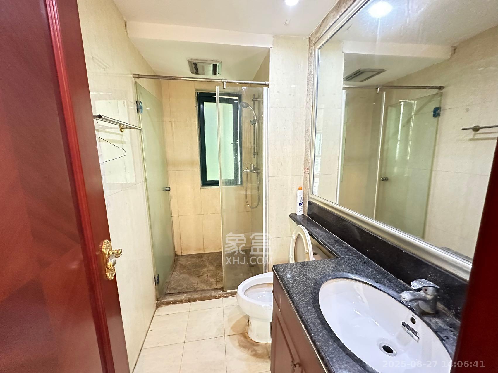 恒大城 1室2厅2卫 2600.0元/月 恒大城 1室2厅2卫 2600.0元/月室内图