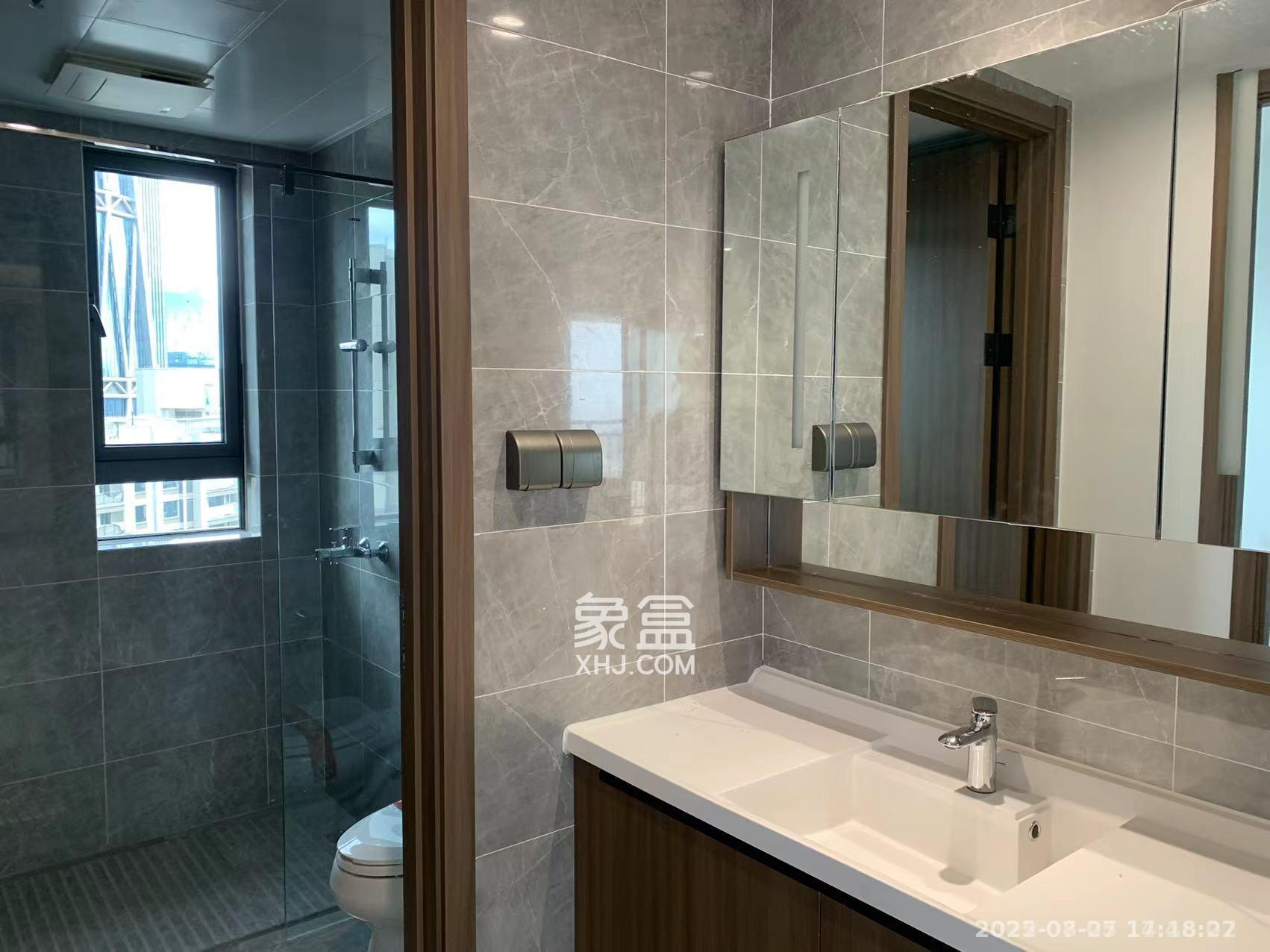 卓越中寰 4室2厅2卫 5500.0元/月 卓越中寰 4室2厅2卫 5500.0元/月室内图