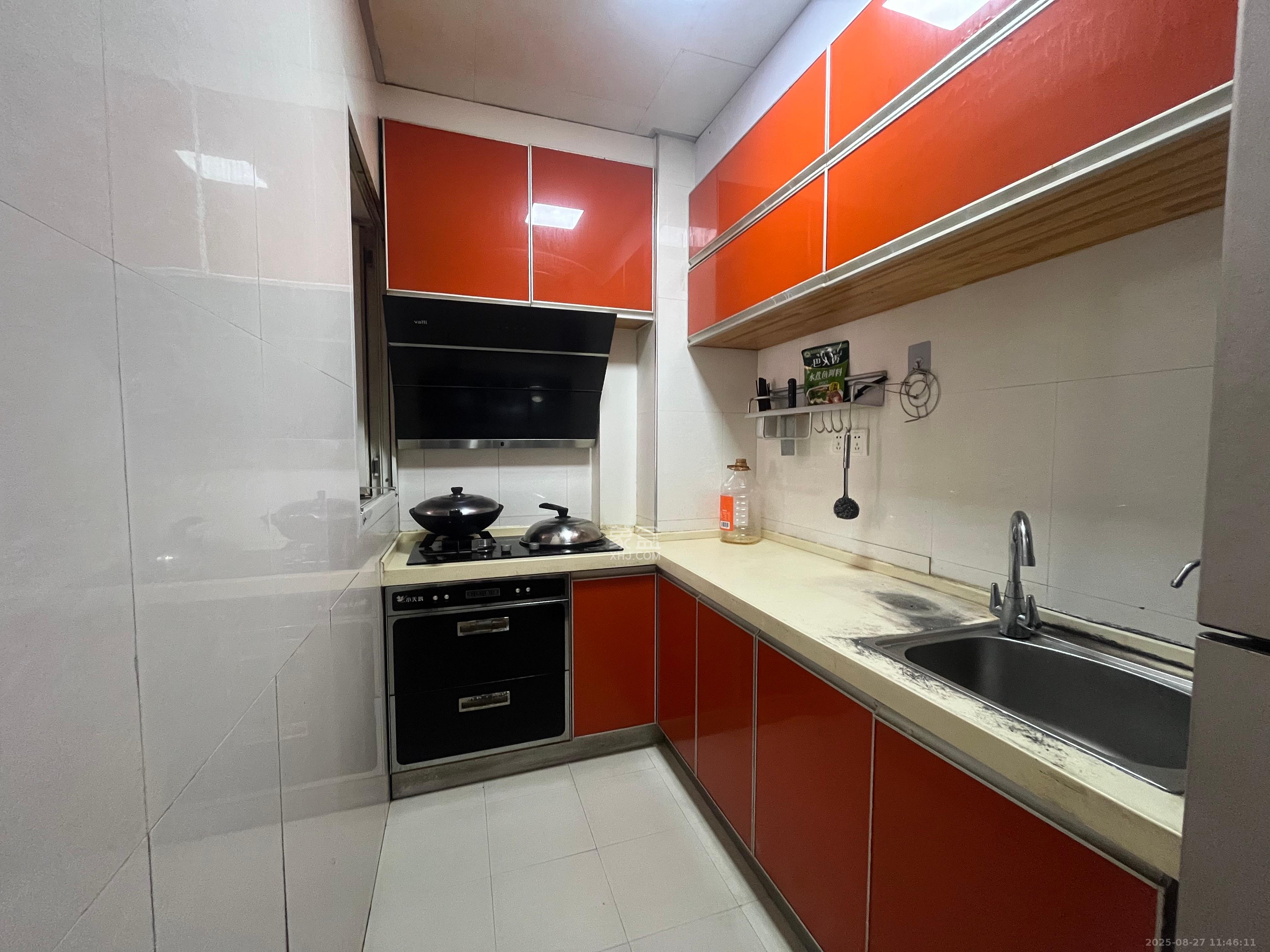 山水华景 3室2厅1卫 2300.0元/月 山水华景 3室2厅1卫 2300.0元/月室内图