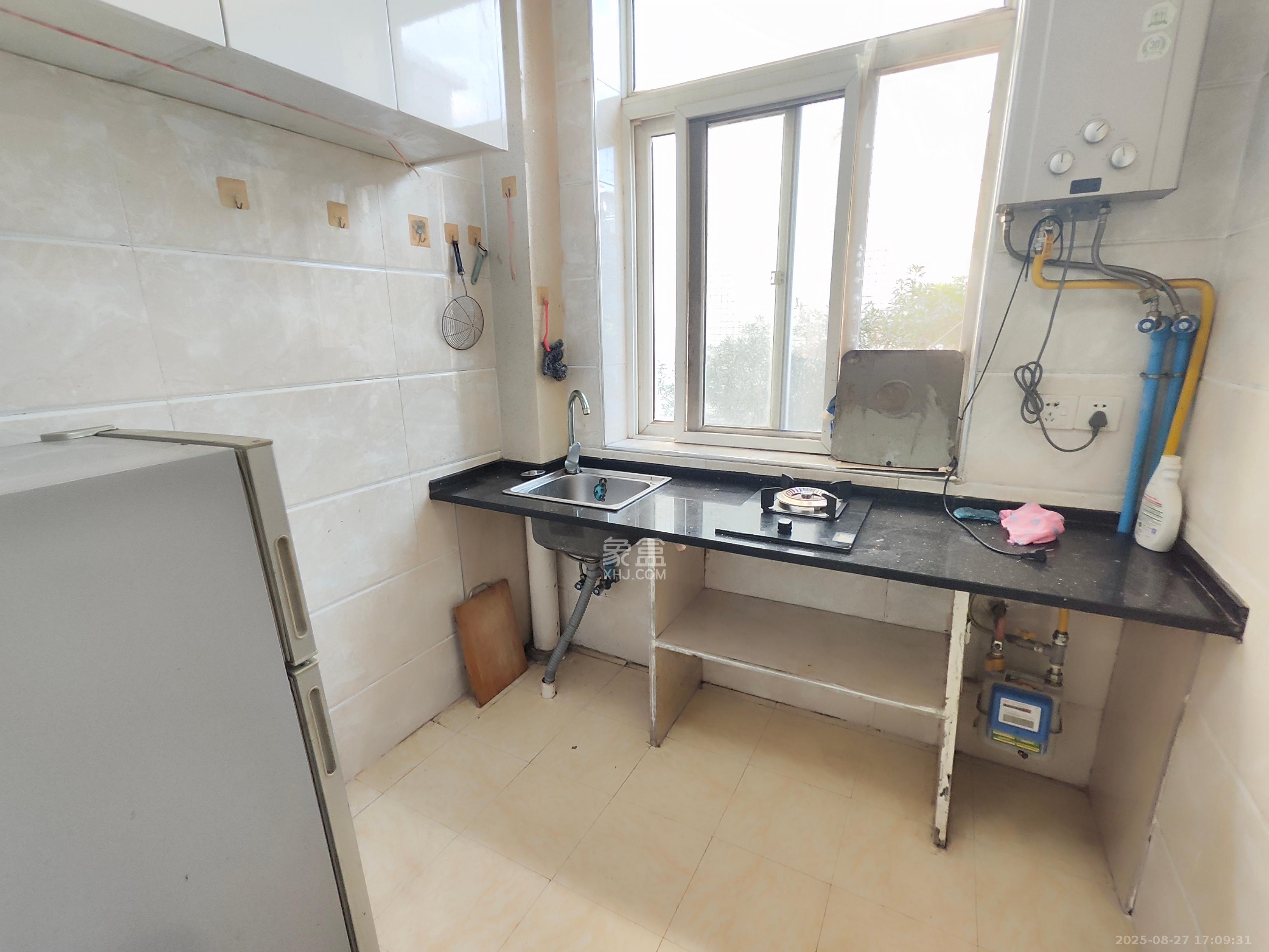 天翔新新家园 1室1厅1卫 1100.0元/月 天翔新新家园 1室1厅1卫 1100.0元/月室内图