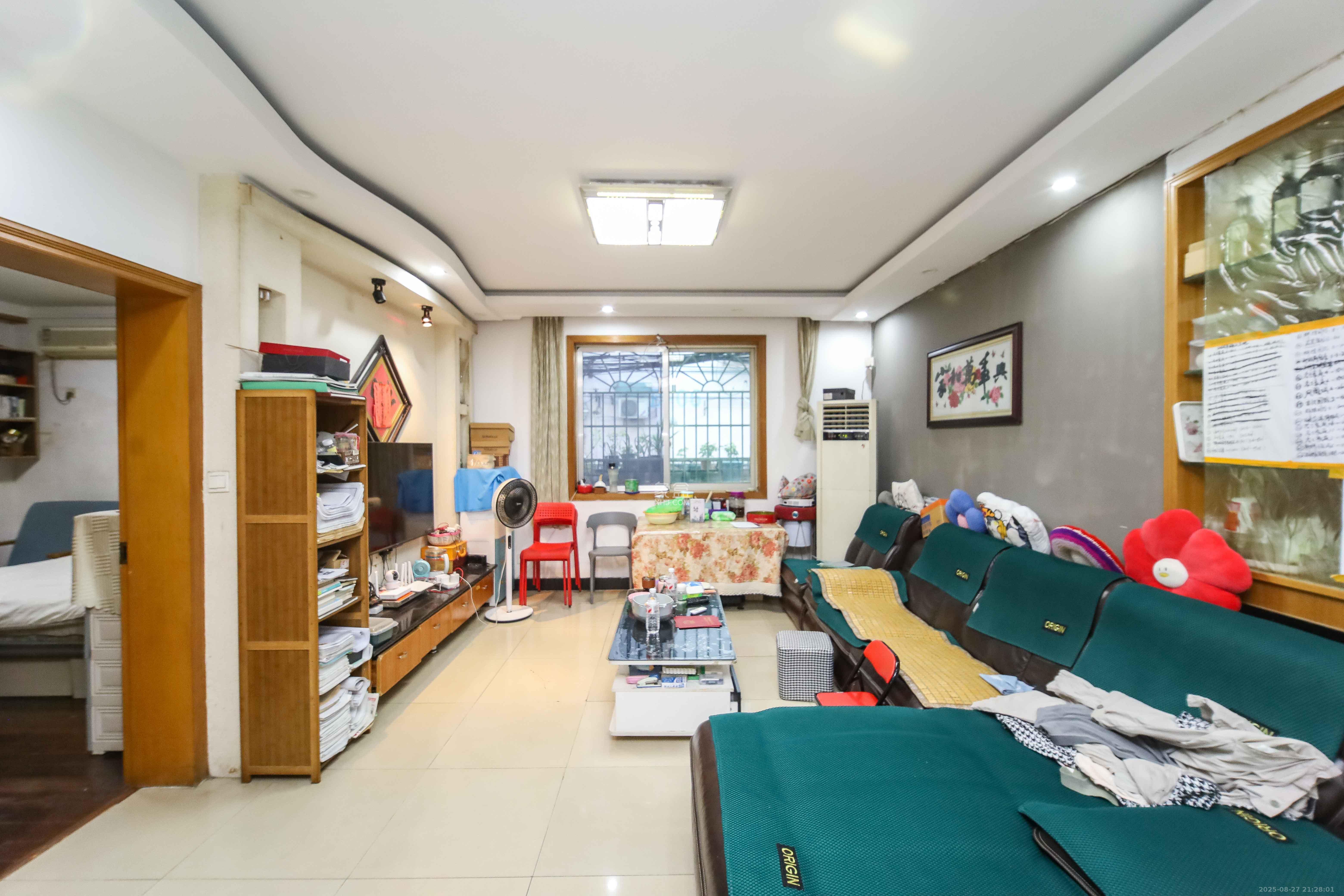 马王堆陶瓷建材新城  3室2厅2卫    68.0万 马王堆陶瓷建材新城  3室2厅2卫    68.0万客厅