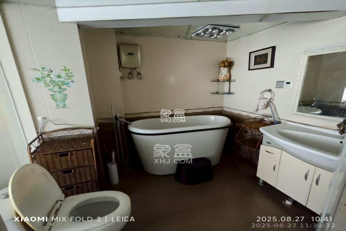 香格里嘉园  3室2厅2卫    4200.0元/月 香格里嘉园  3室2厅2卫    4200.0元/月室内图