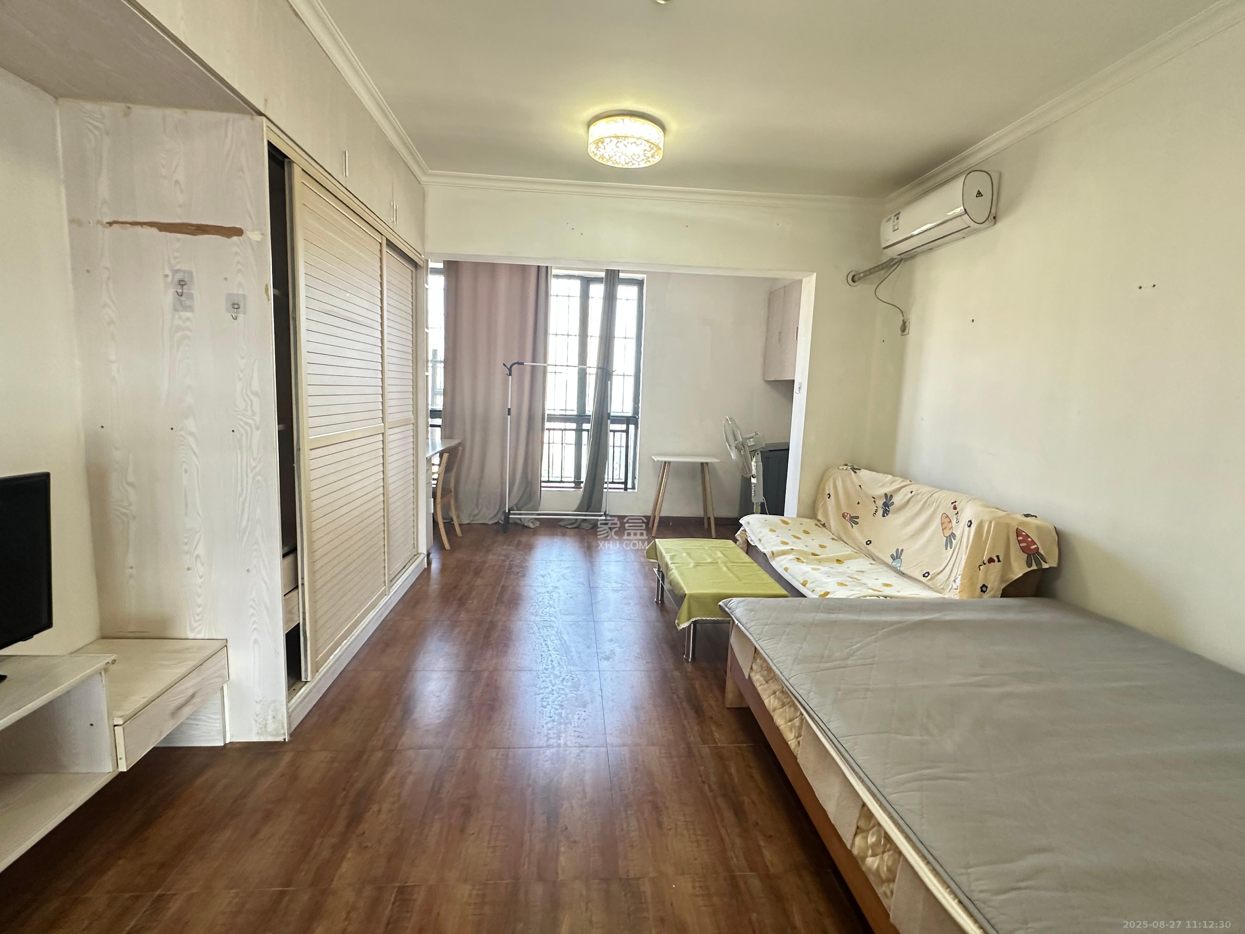 剑桥名门  1室1厅1卫    1400.0元/月室内图