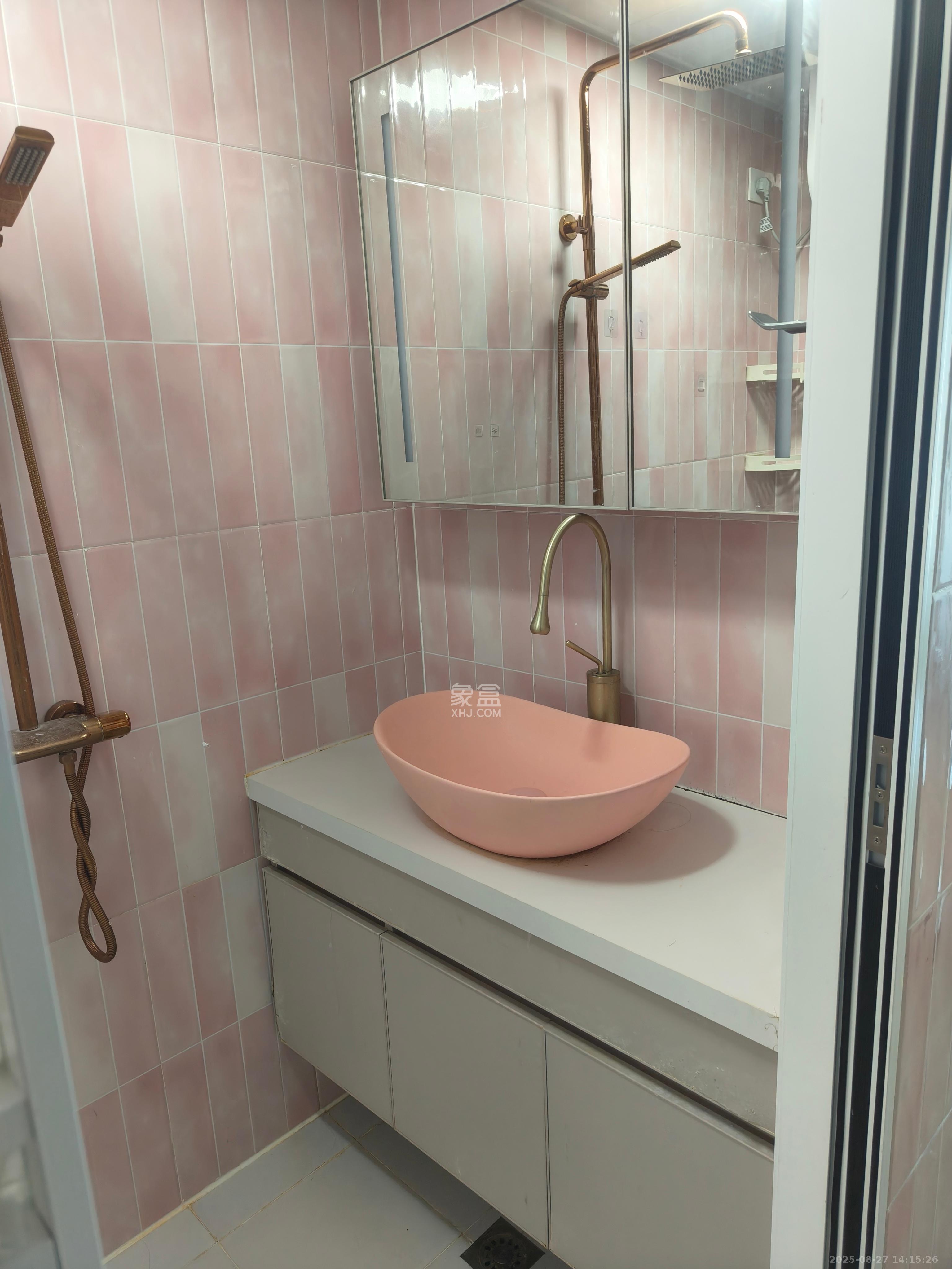 保利天禧EF区 1室1厅1卫 1900.0元/月 保利天禧EF区 1室1厅1卫 1900.0元/月室内图