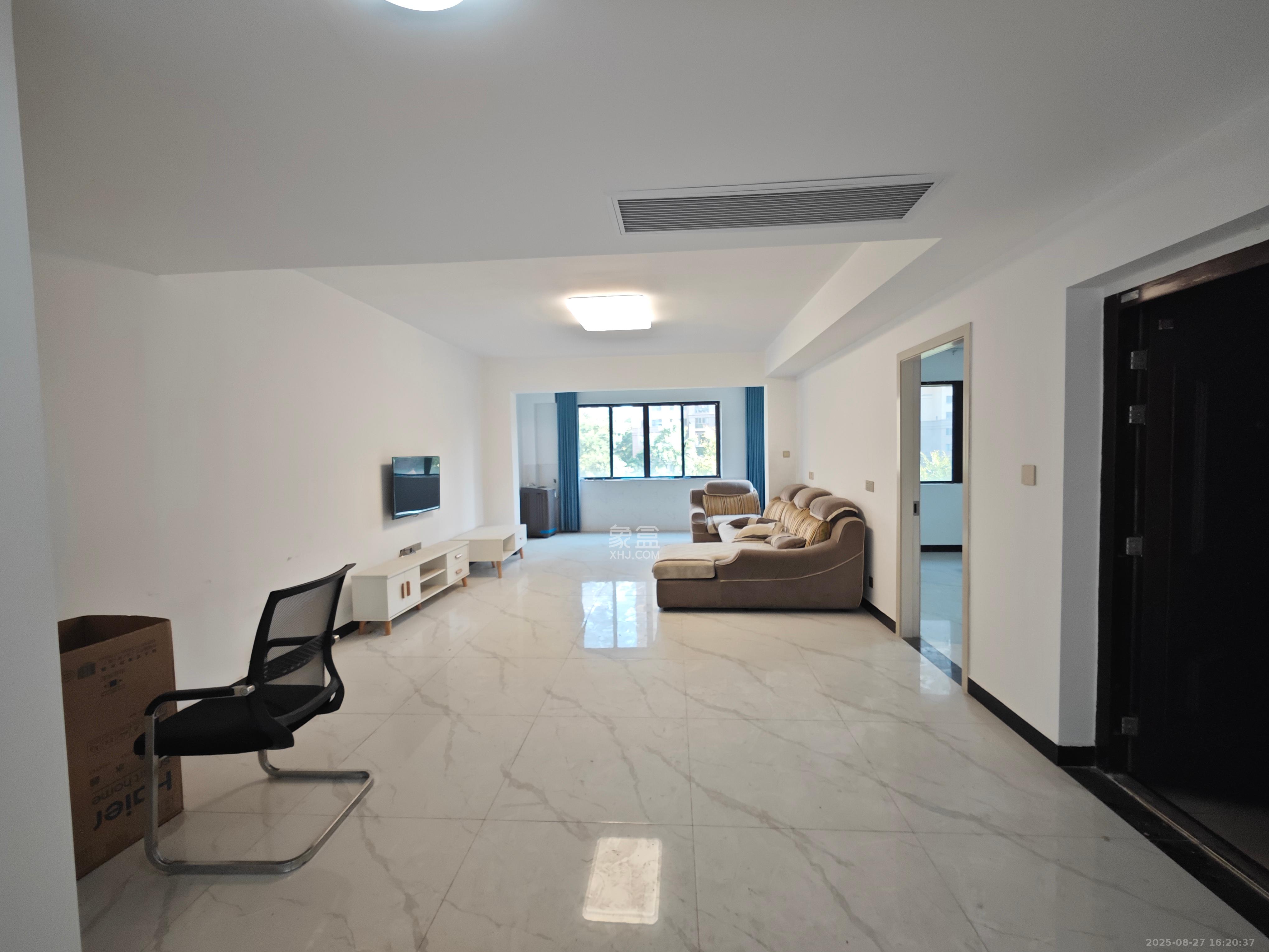 湘水郡(兴旺小爱同学) 4室2厅2卫 2200.0元/月 湘水郡(兴旺小爱同学) 4室2厅2卫 2200.0元/月室内图