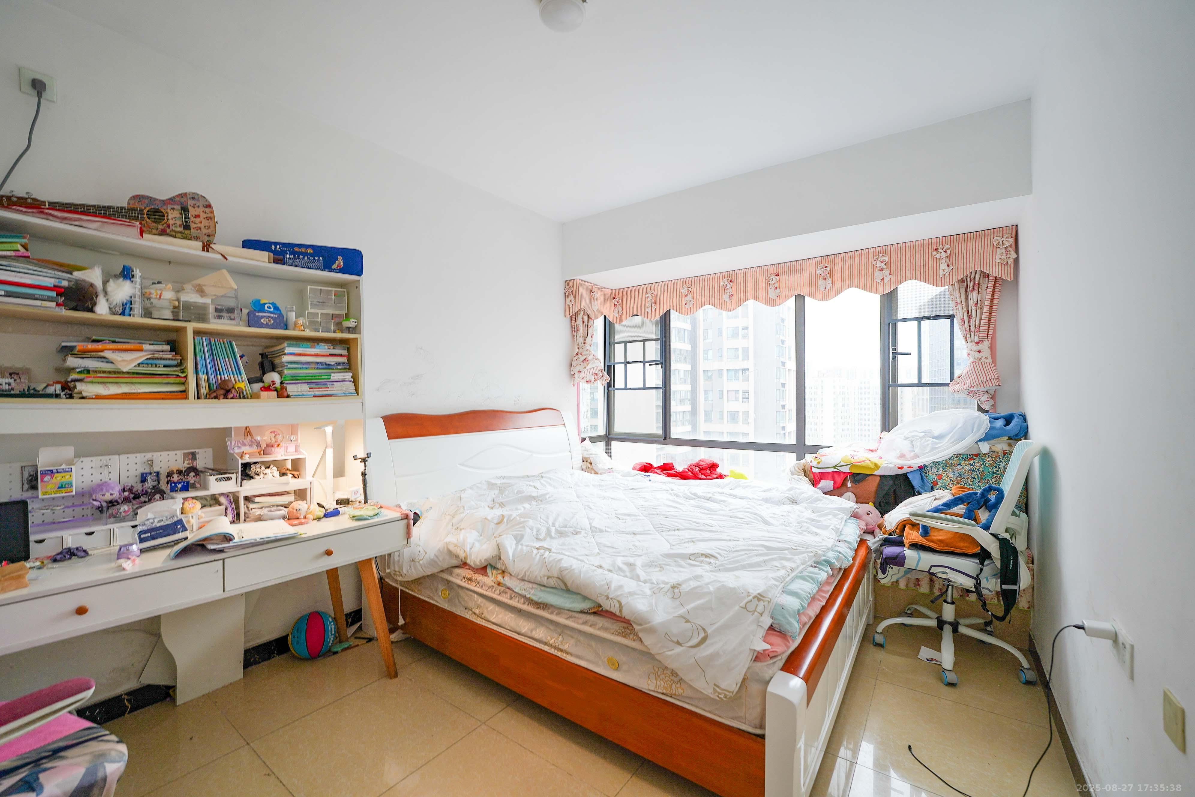 汇金城/嘉华城（二期、三期）  3室2厅2卫    2700.0元/月室内图