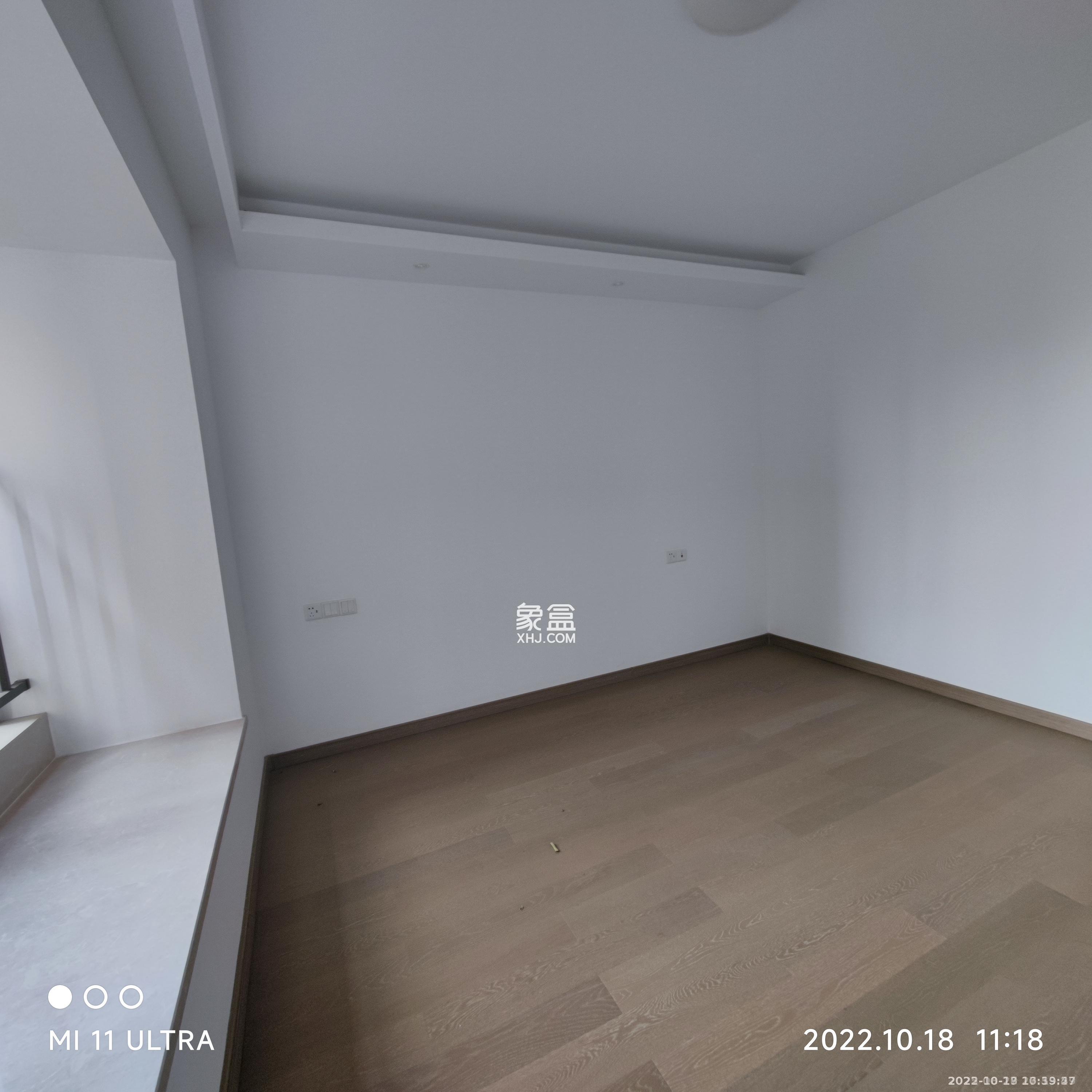 龙湖铂金中心(龙湖春江郦城)  4室2厅2卫    6500.0元/月 龙湖铂金中心(龙湖春江郦城)  4室2厅2卫    6500.0元/月室内图