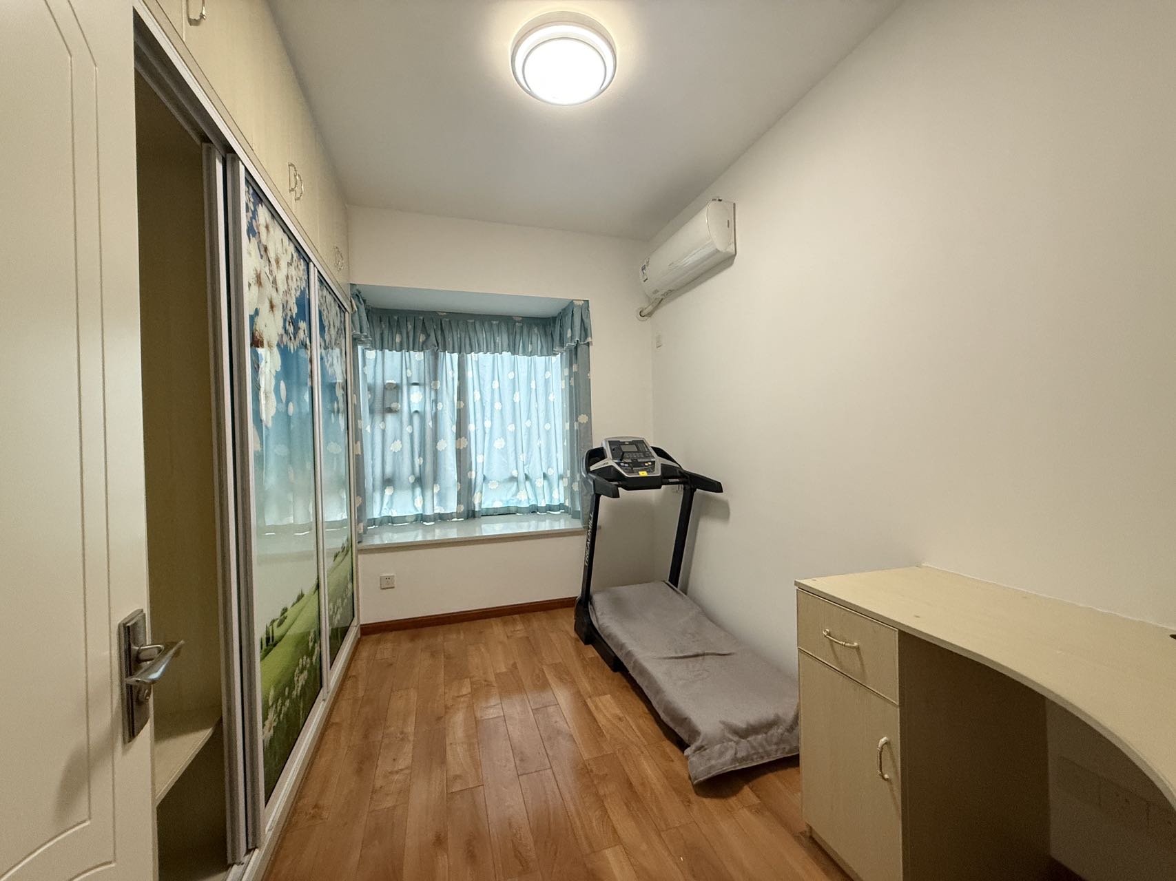 龙腾国际 4室2厅2卫 85.8万 龙腾国际 4室2厅2卫 85.8万室内图