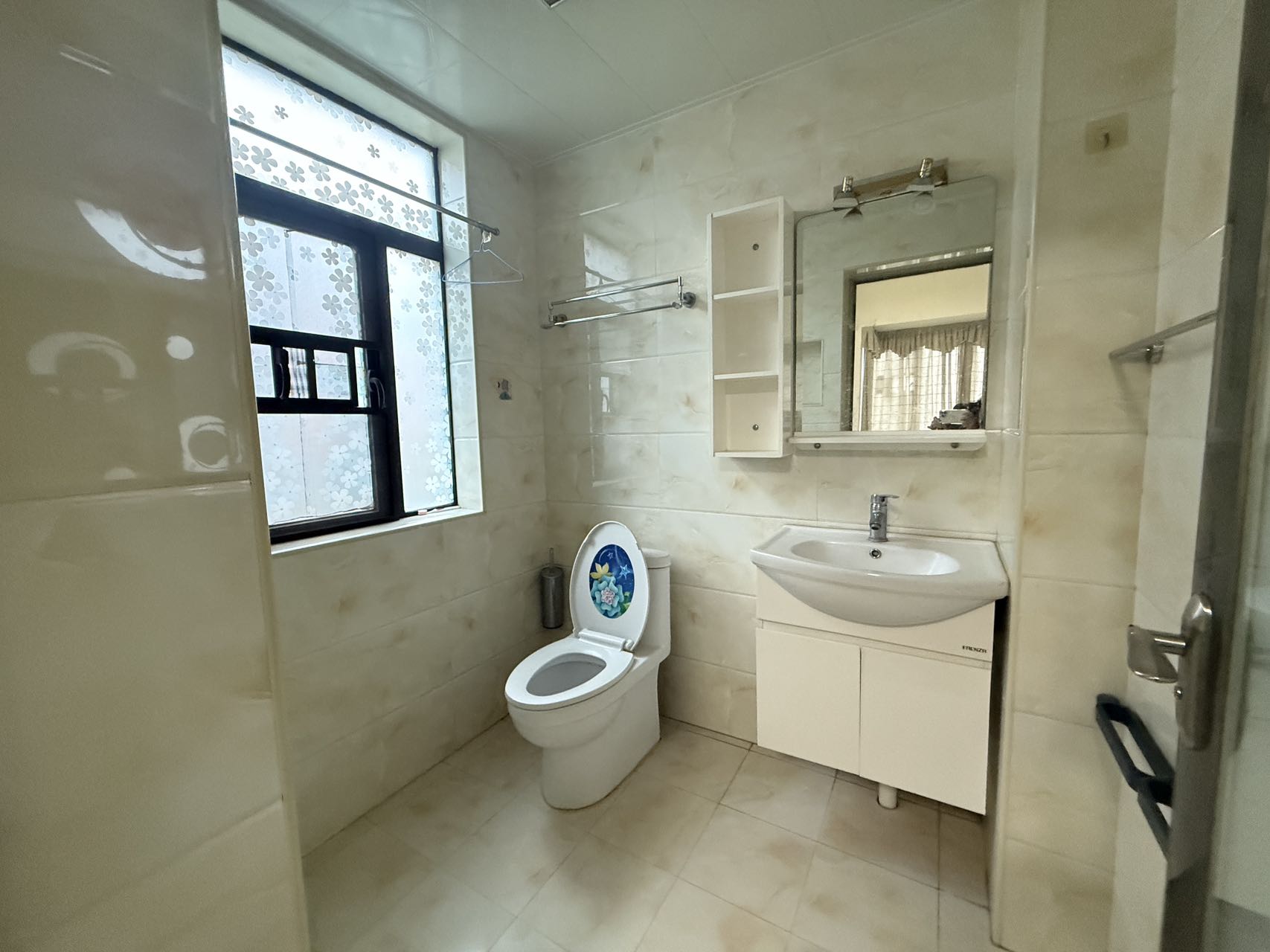 龙腾国际 4室2厅2卫 85.8万 龙腾国际 4室2厅2卫 85.8万室内图