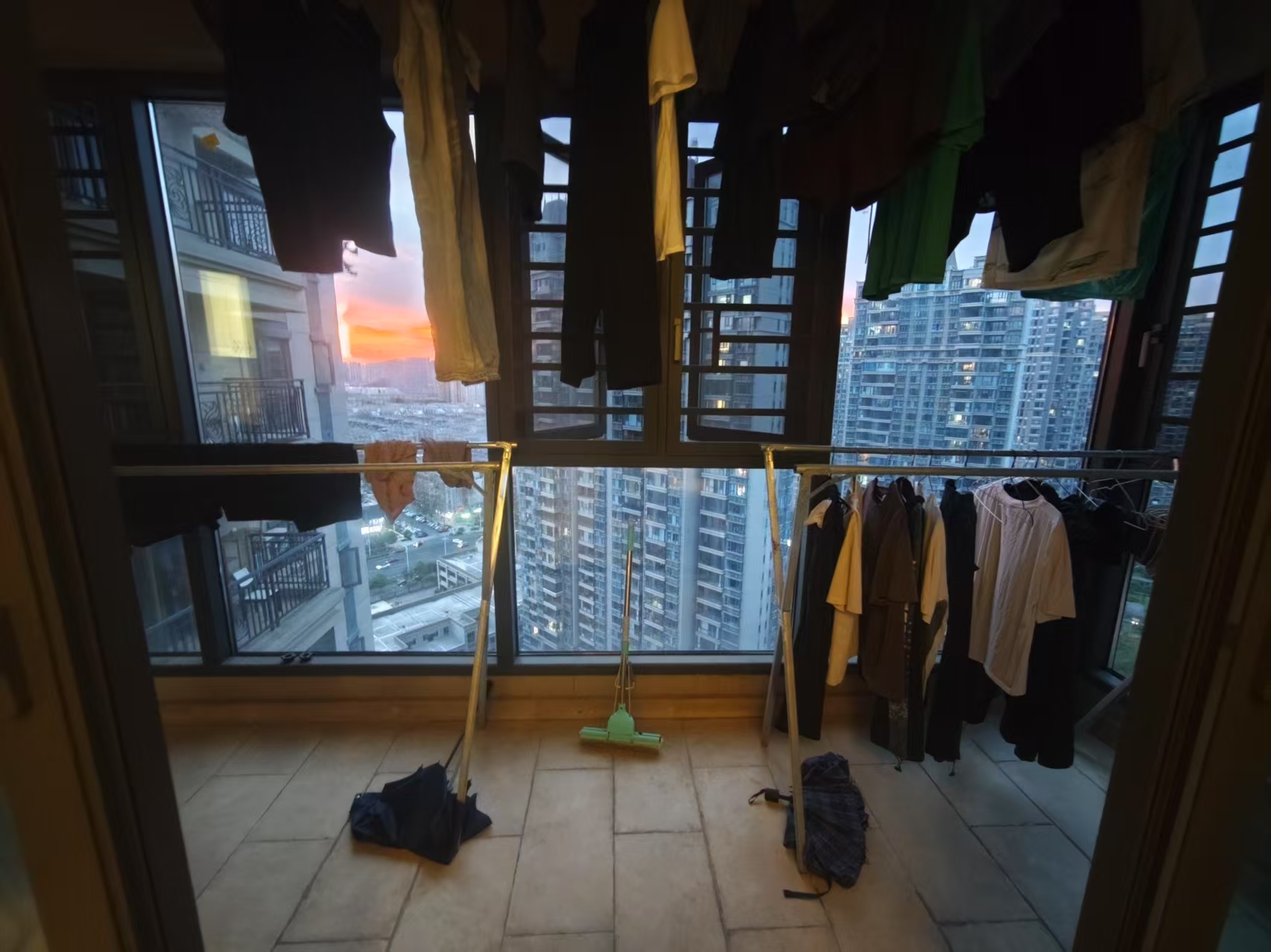 恒大华府 3室2厅1卫 70.8万 恒大华府 3室2厅1卫 70.8万室内图