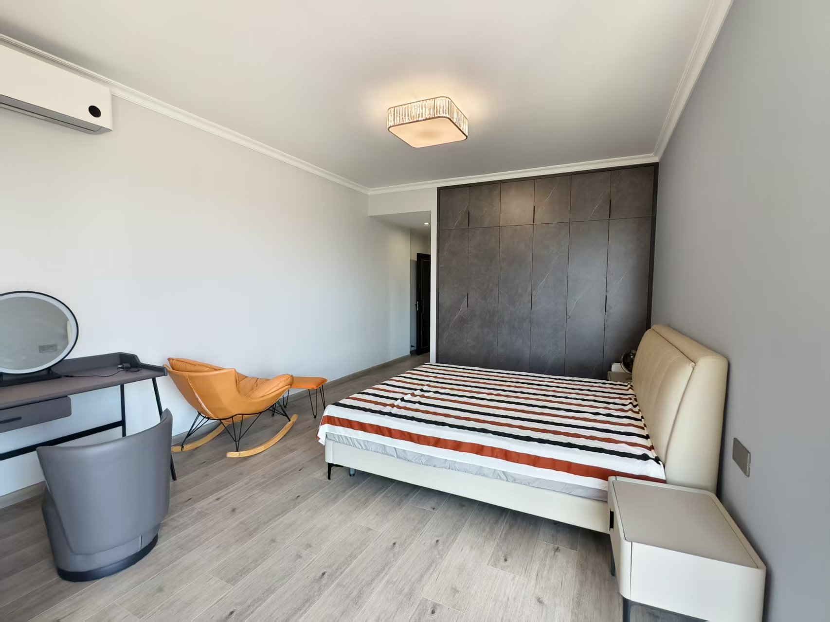 奥园养生城  4室2厅2卫    168.0万 奥园养生城  4室2厅2卫    168.0万室内图