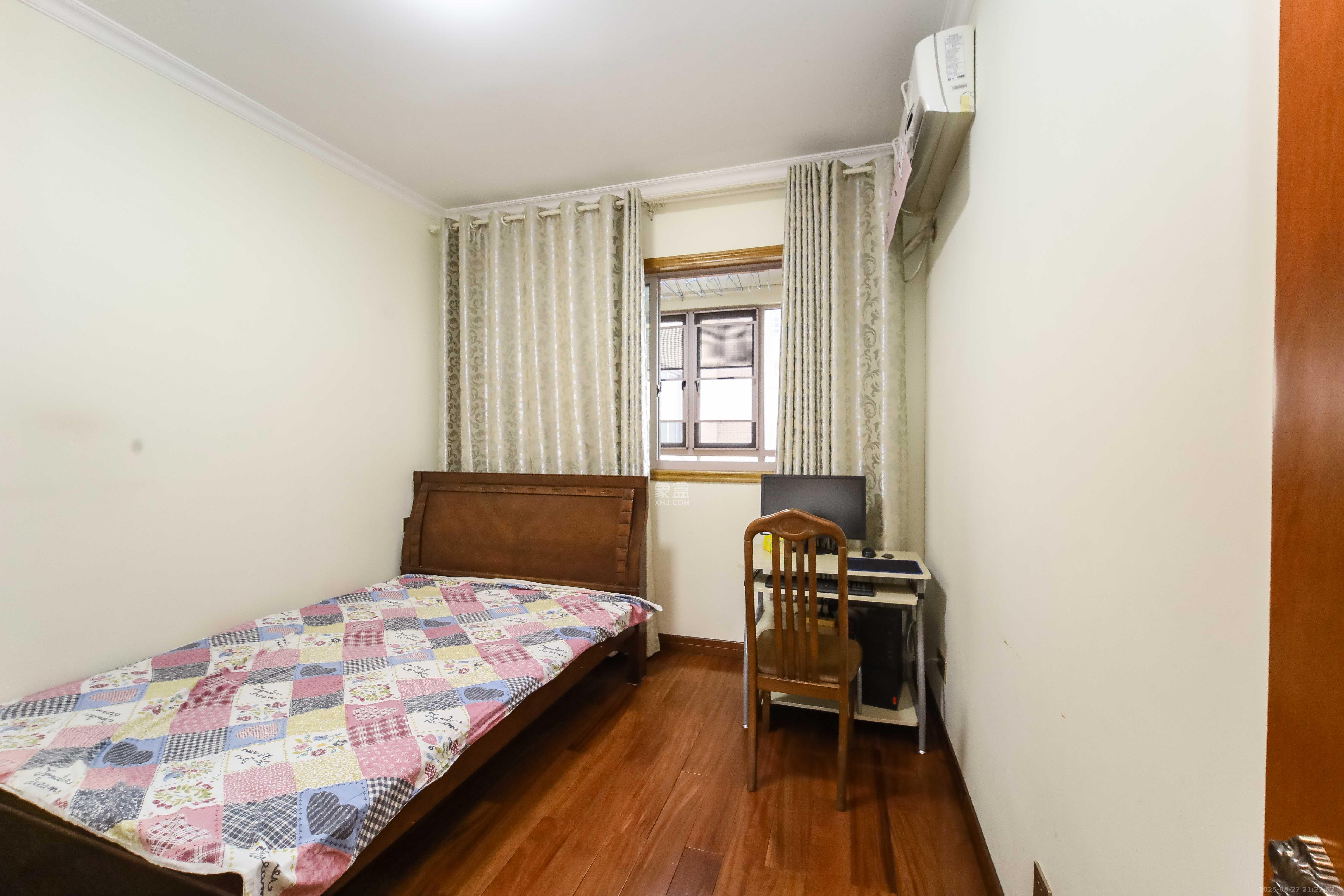 崇文阁(省教育厅宿舍) 4室2厅2卫 130.0万 崇文阁(省教育厅宿舍) 4室2厅2卫 130.0万卧室