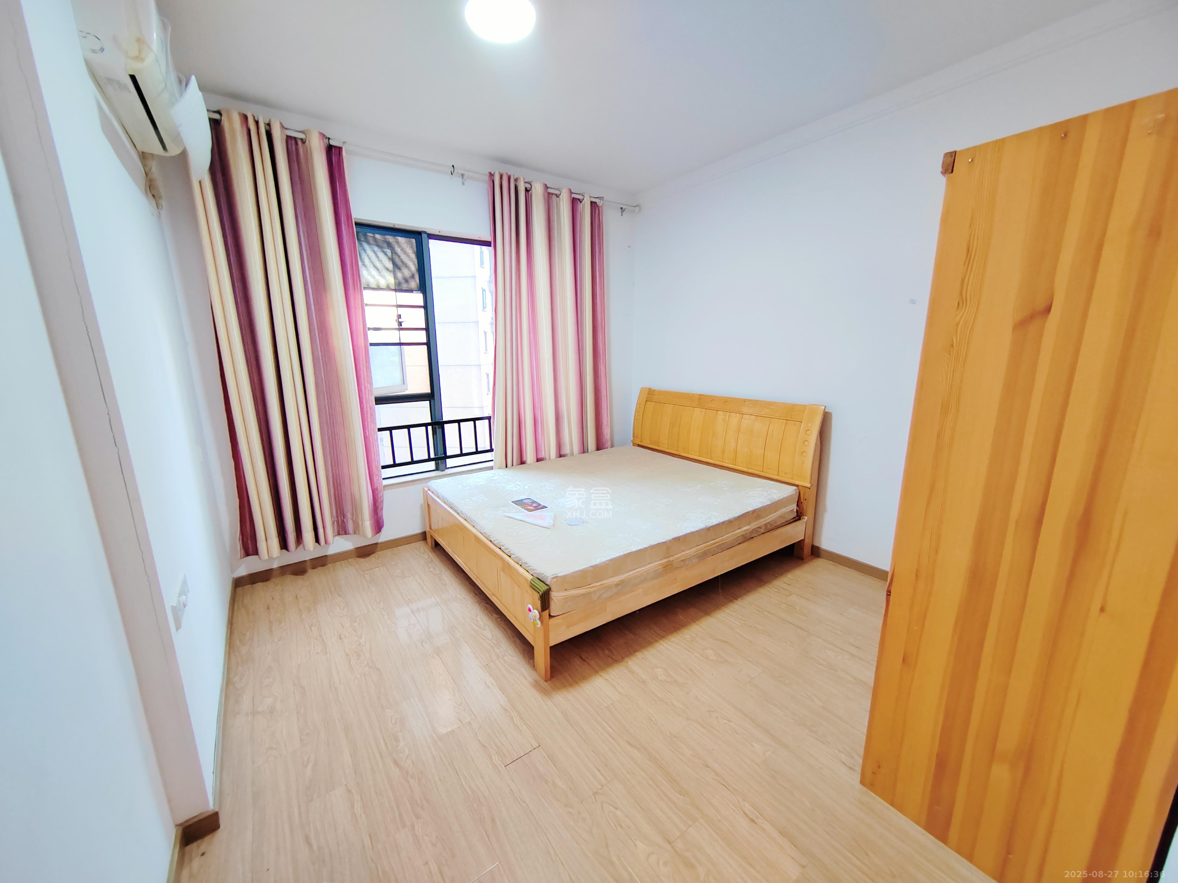 珠江郦城薰衣道  3室2厅1卫    2200.0元/月 珠江郦城薰衣道  3室2厅1卫    2200.0元/月室内图