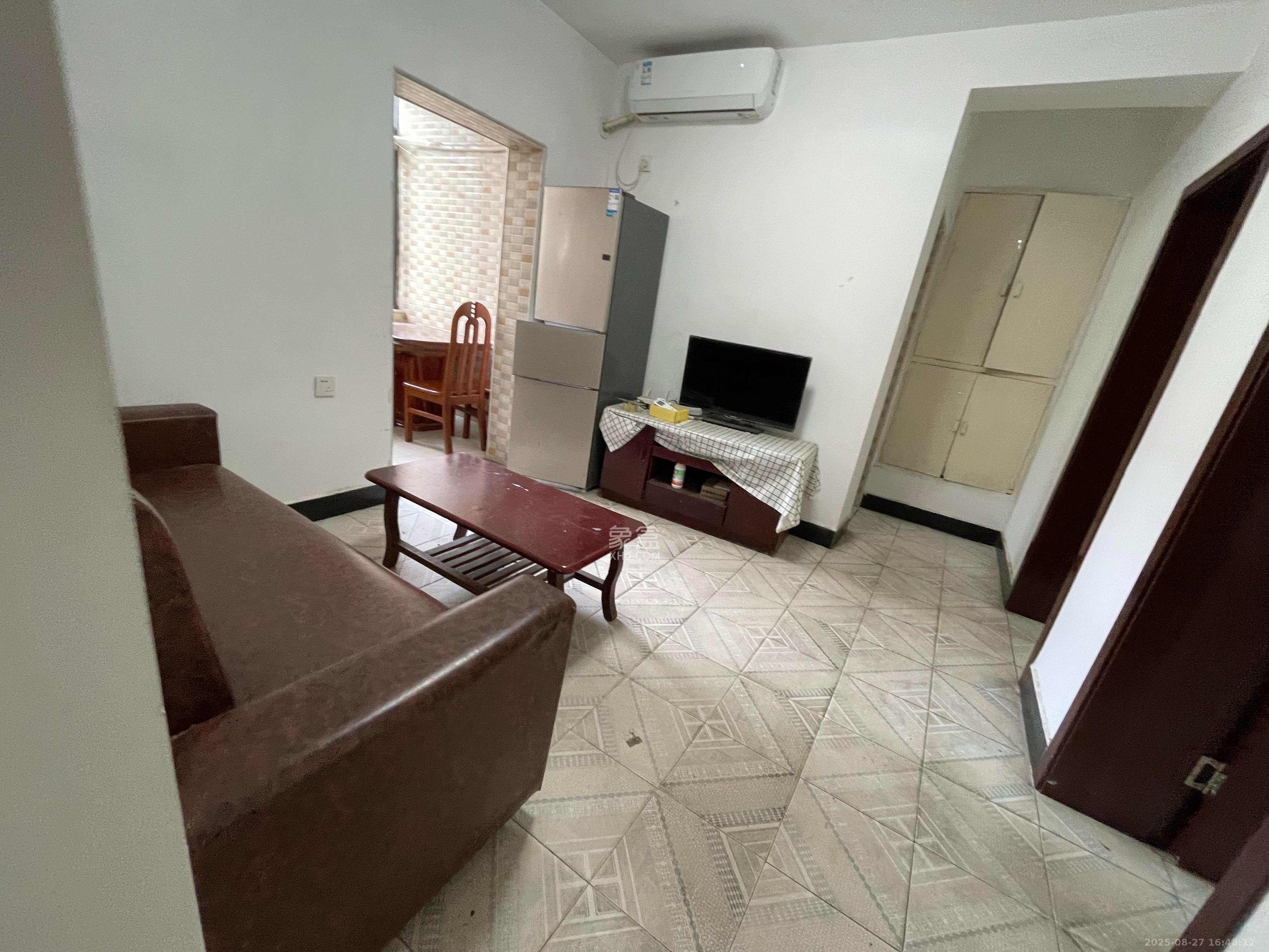 桂花二村  2室1厅1卫    1800.0元/月 桂花二村  2室1厅1卫    1800.0元/月室内图