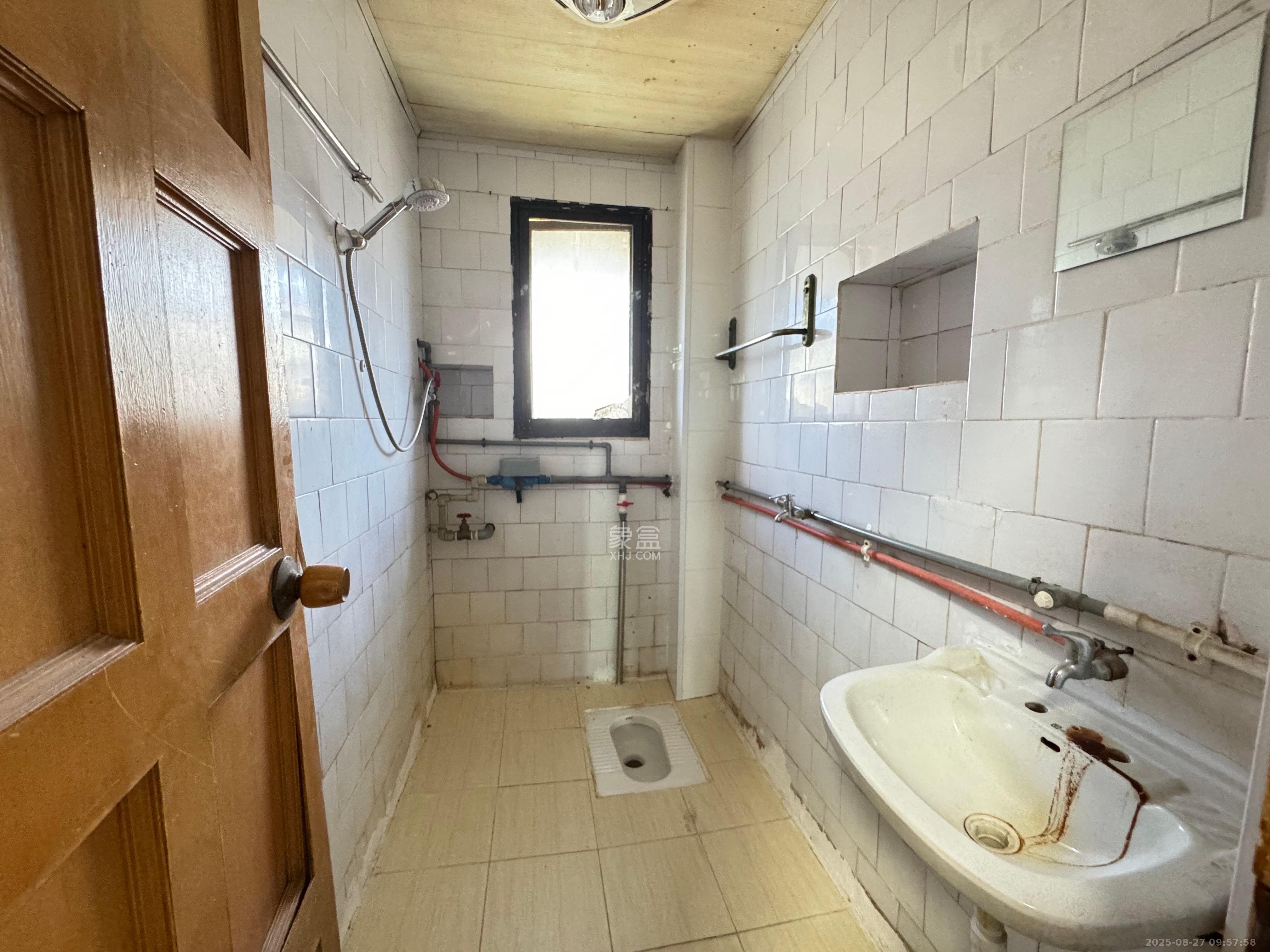 湖南师大张公岭校区宿舍 3室1厅1卫 1000.0元/月 湖南师大张公岭校区宿舍 3室1厅1卫 1000.0元/月室内图