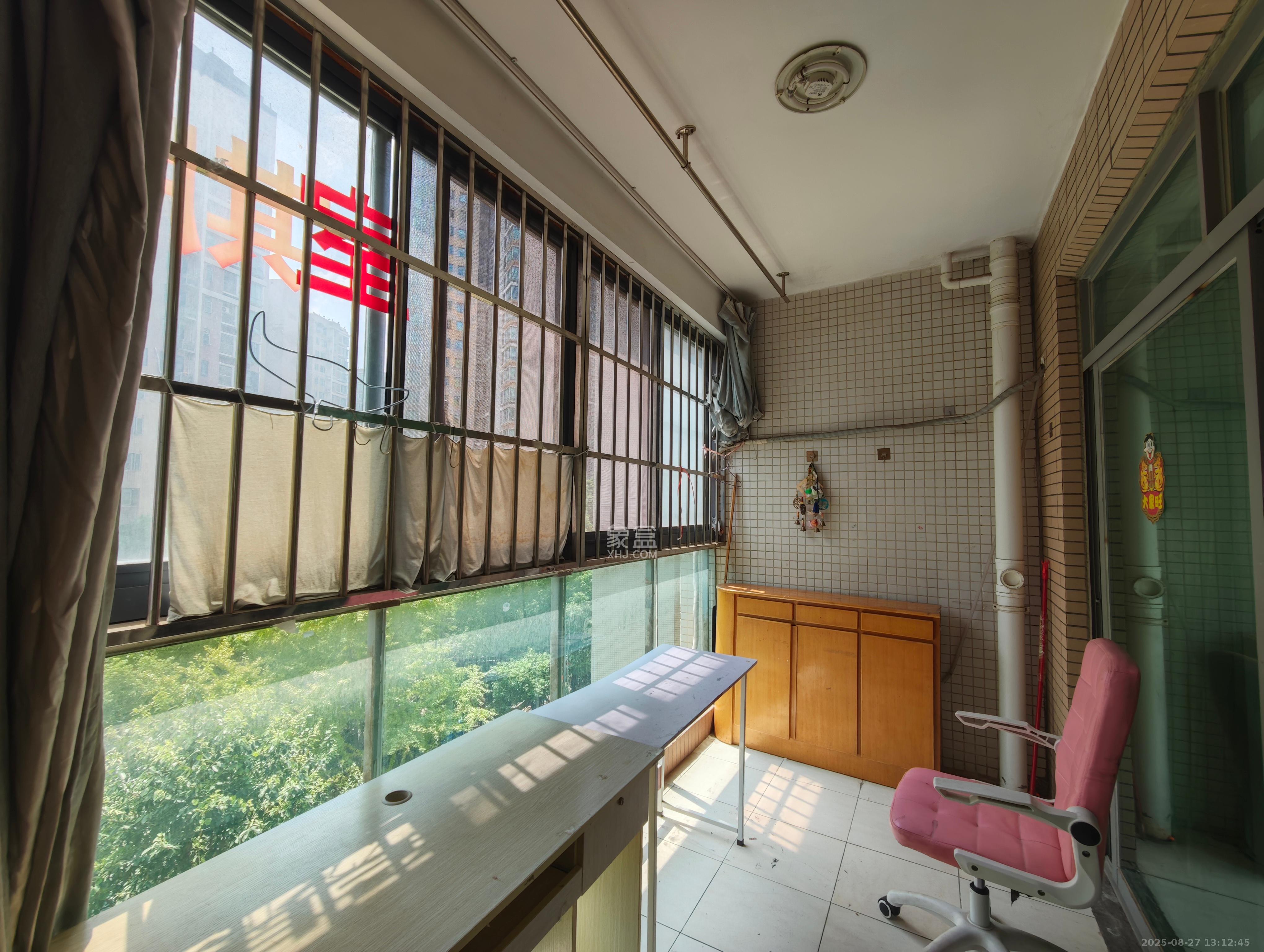 新城新世界一二三期 2室1厅1卫 2000.0元/月 新城新世界一二三期 2室1厅1卫 2000.0元/月室内图