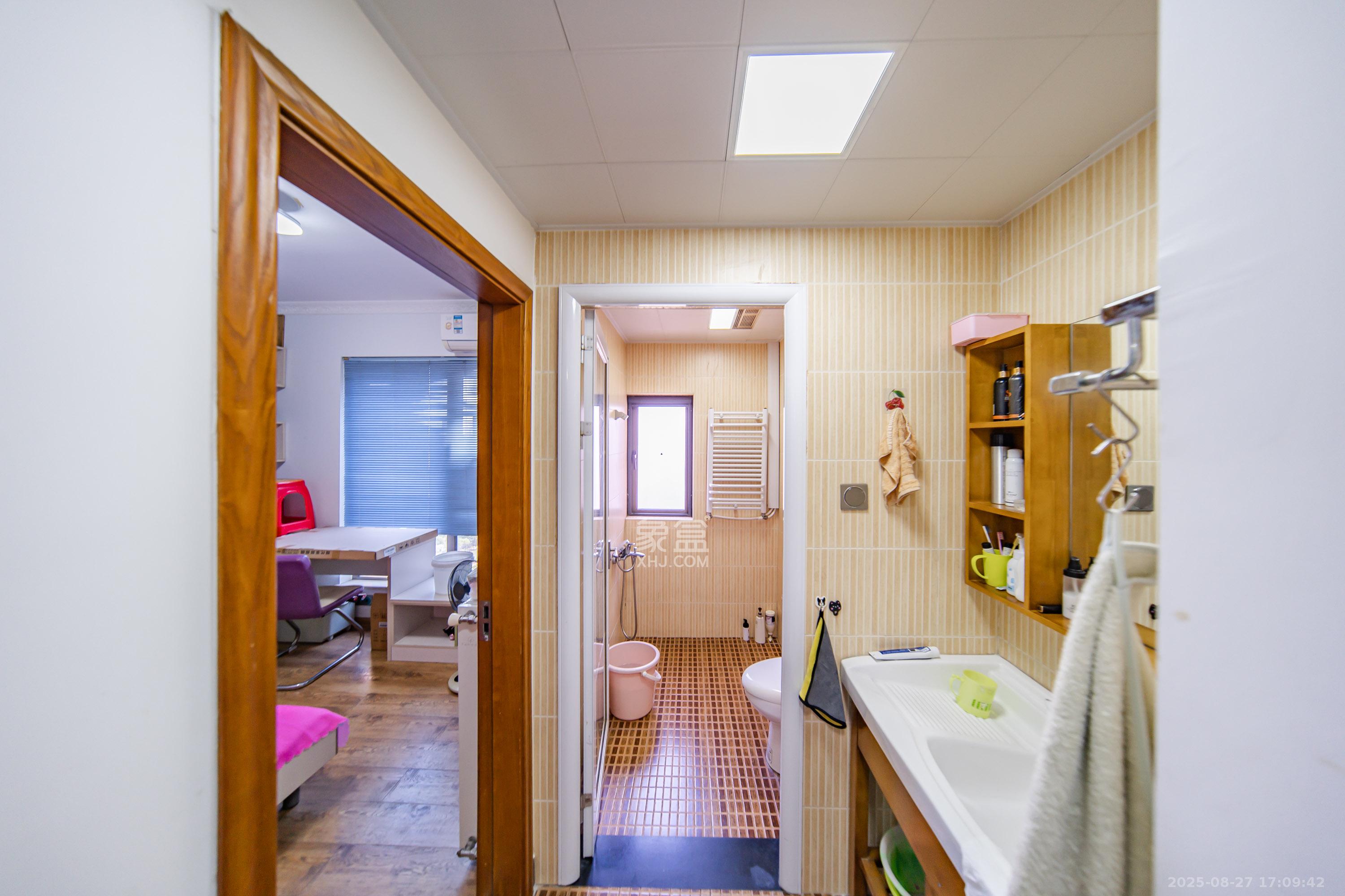 合能洋湖公馆  3室2厅2卫    96.0万 合能洋湖公馆  3室2厅2卫    96.0万卫生间