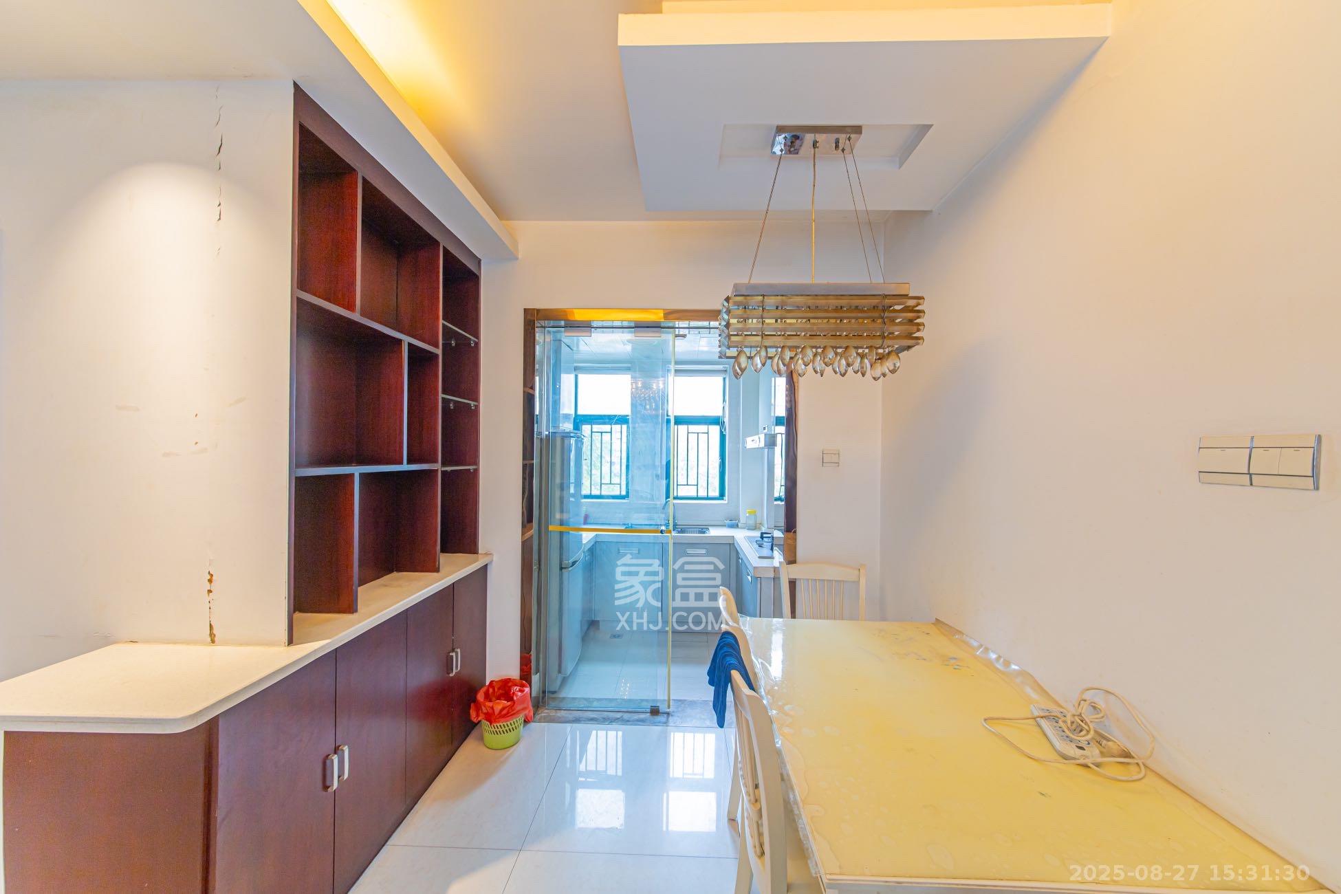 华天苑  3室2厅1卫    2400.0元/月室内图