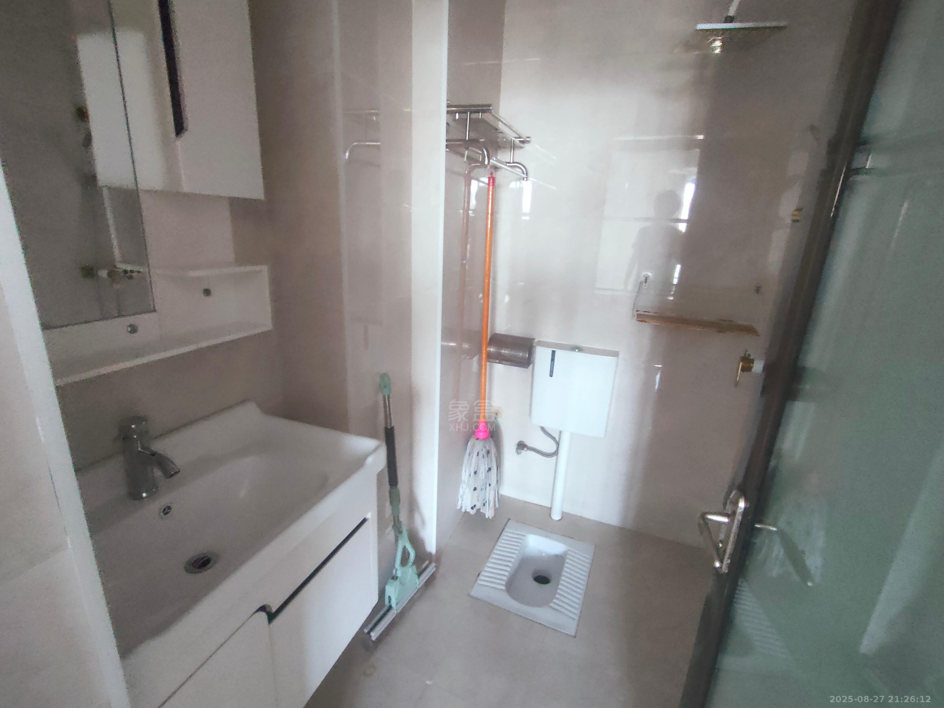 中泰财富湘江  1室1厅1卫    1300.0元/月室内图