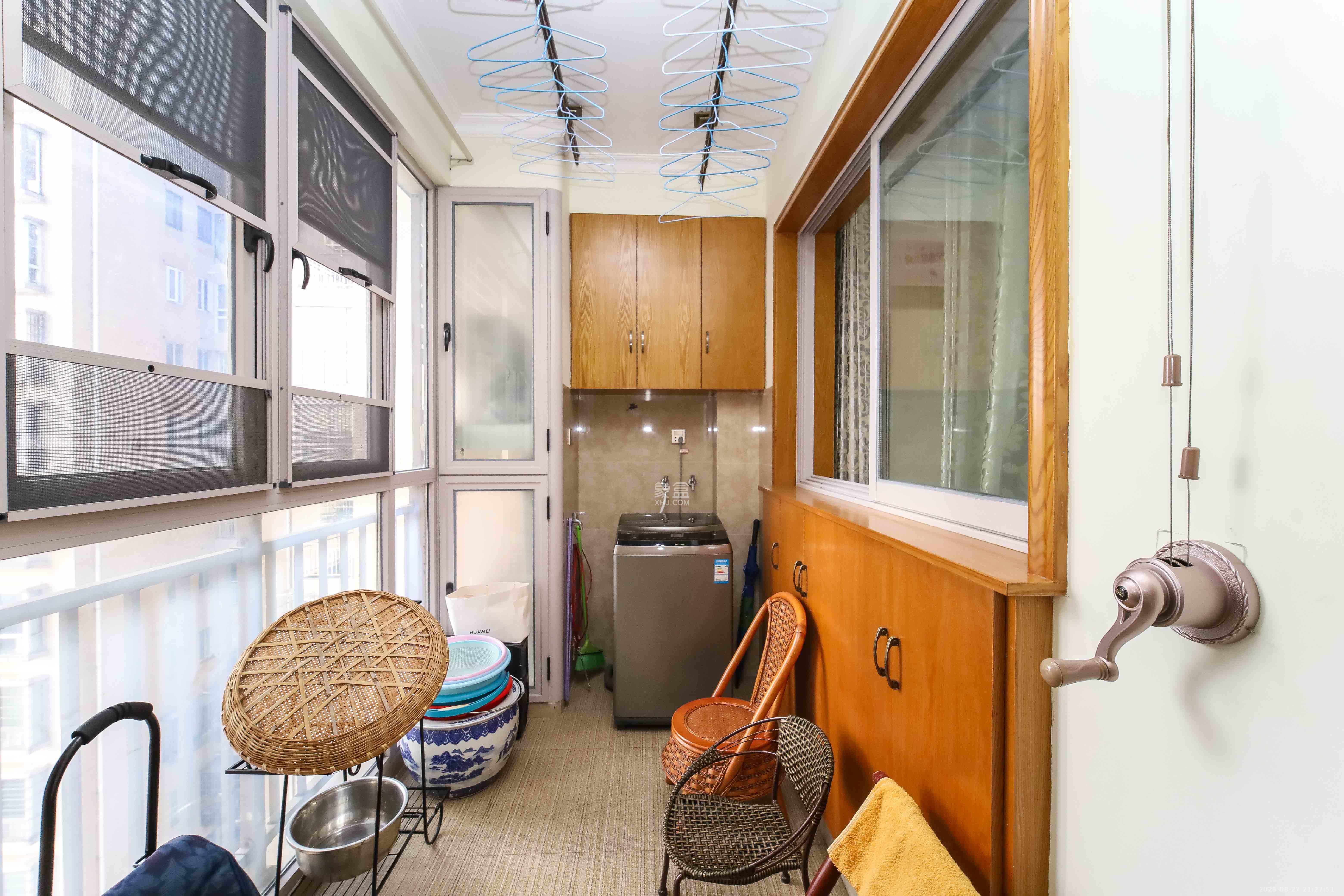 崇文阁(省教育厅宿舍) 4室2厅2卫 130.0万 崇文阁(省教育厅宿舍) 4室2厅2卫 130.0万阳台