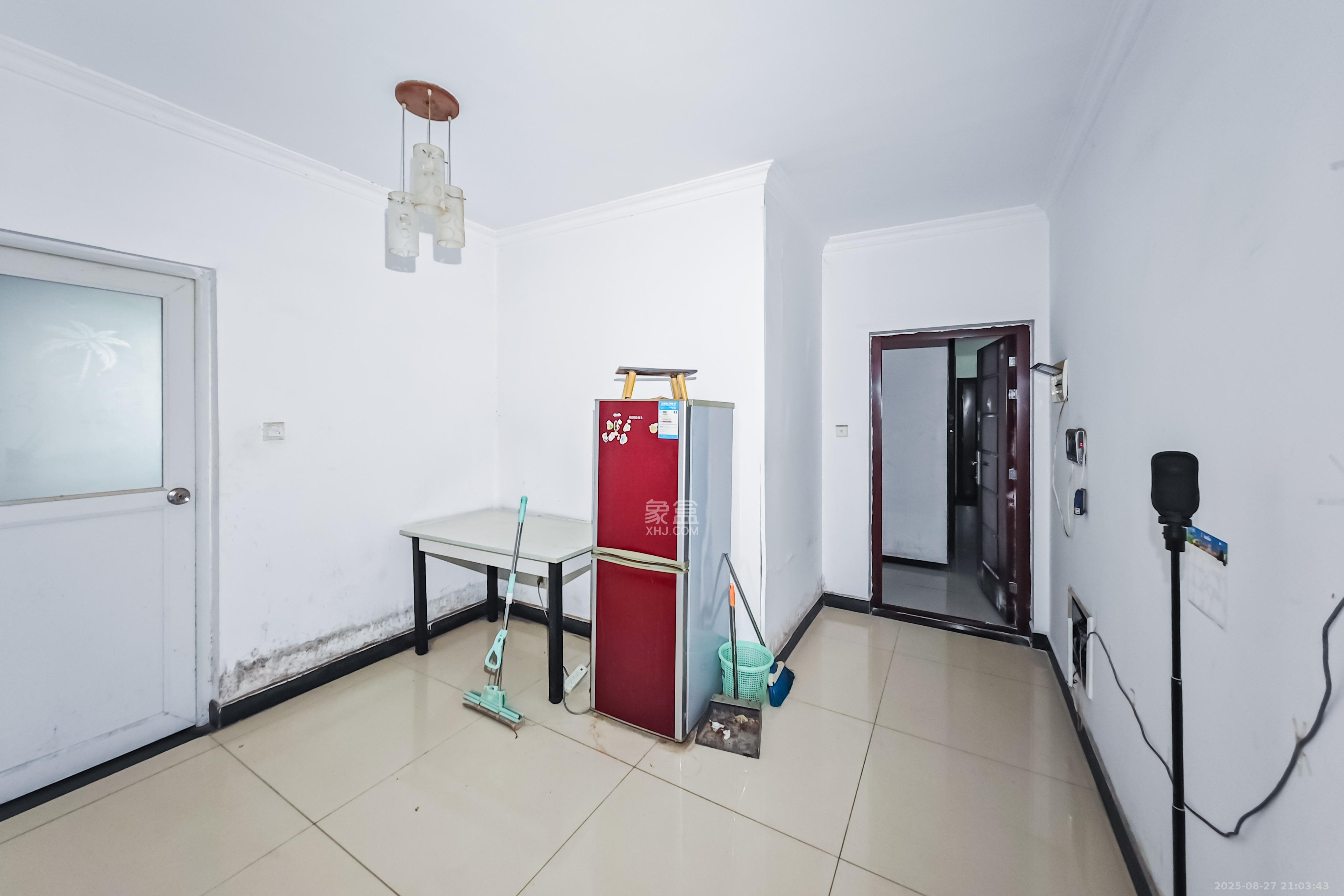 优山美地  3室2厅2卫    95.0万 优山美地  3室2厅2卫    95.0万客厅