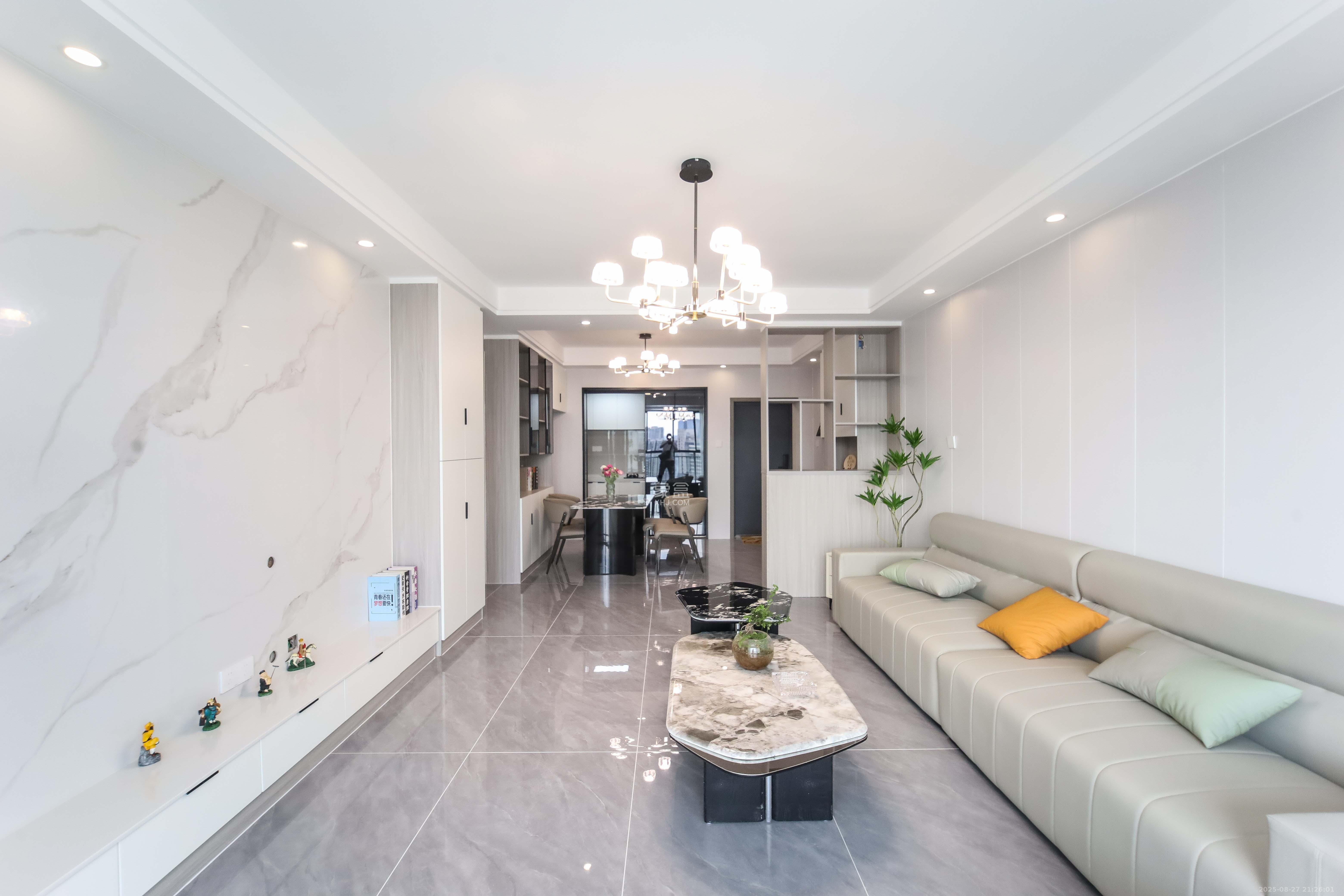 先锋东外滩  3室2厅2卫    99.0万 先锋东外滩  3室2厅2卫    99.0万客厅